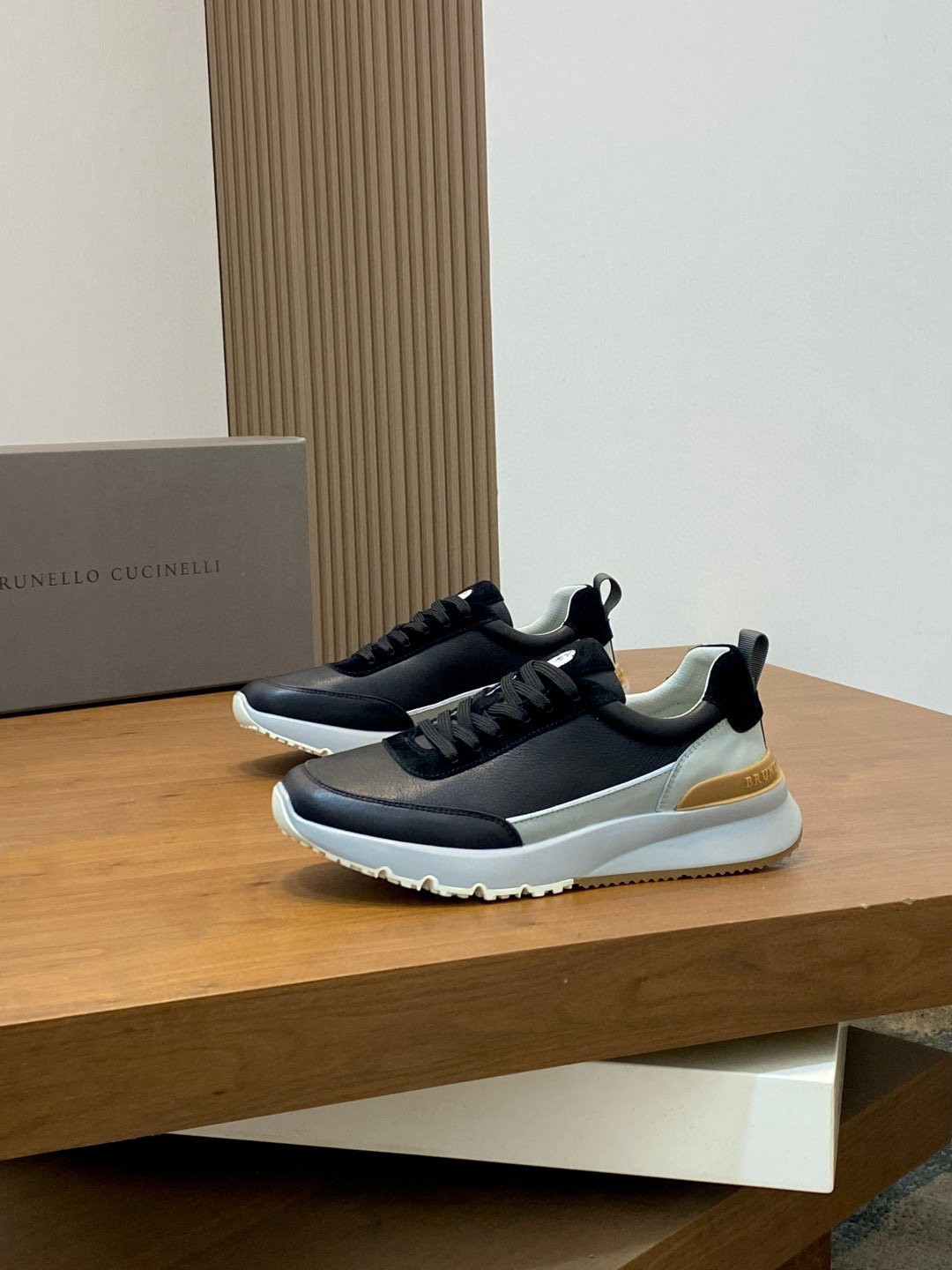 브루넬로 쿠치넬리 Brunello Cucinelli 스니커즈