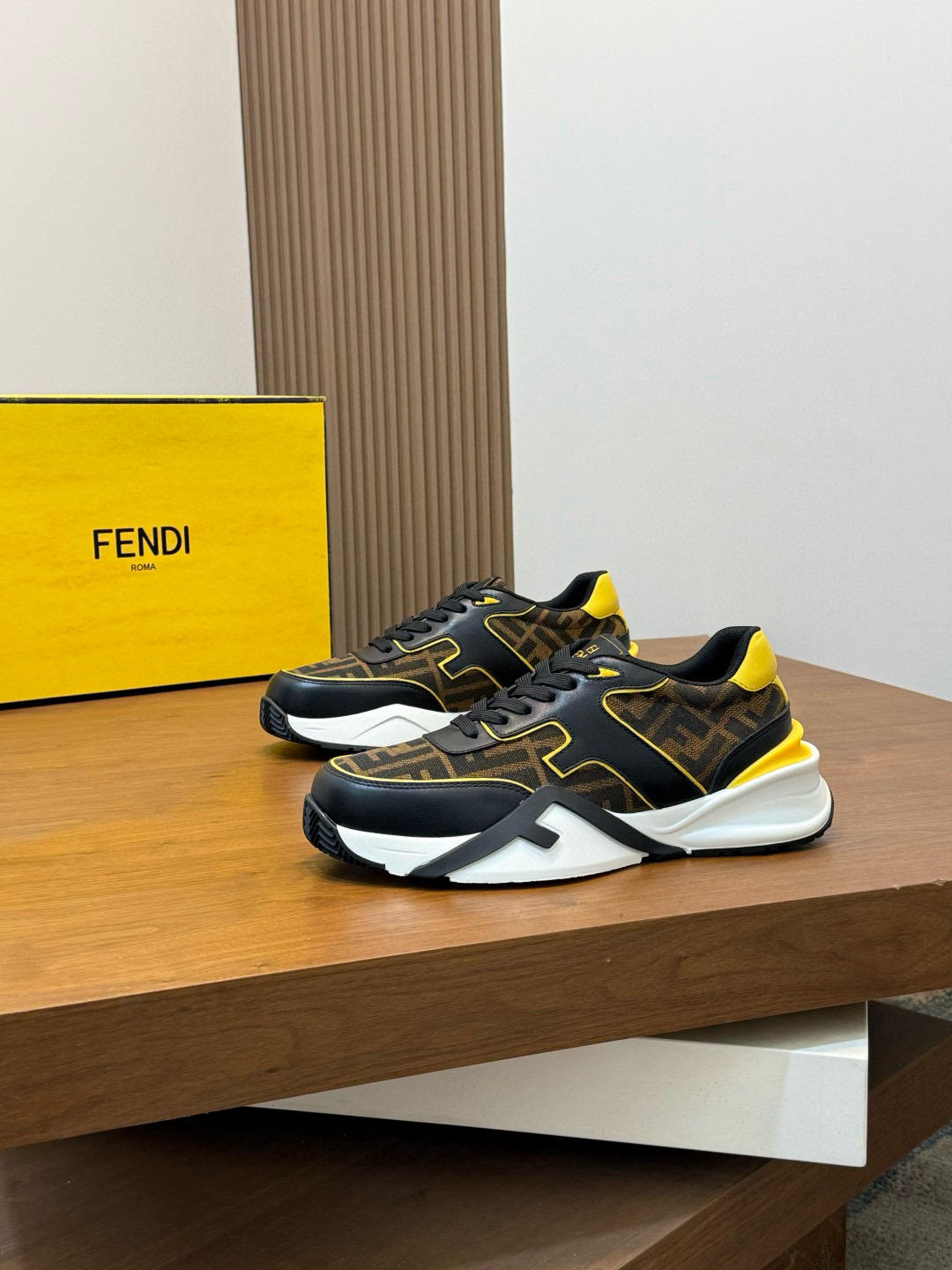 펜디 Fendi Flow 스니커즈