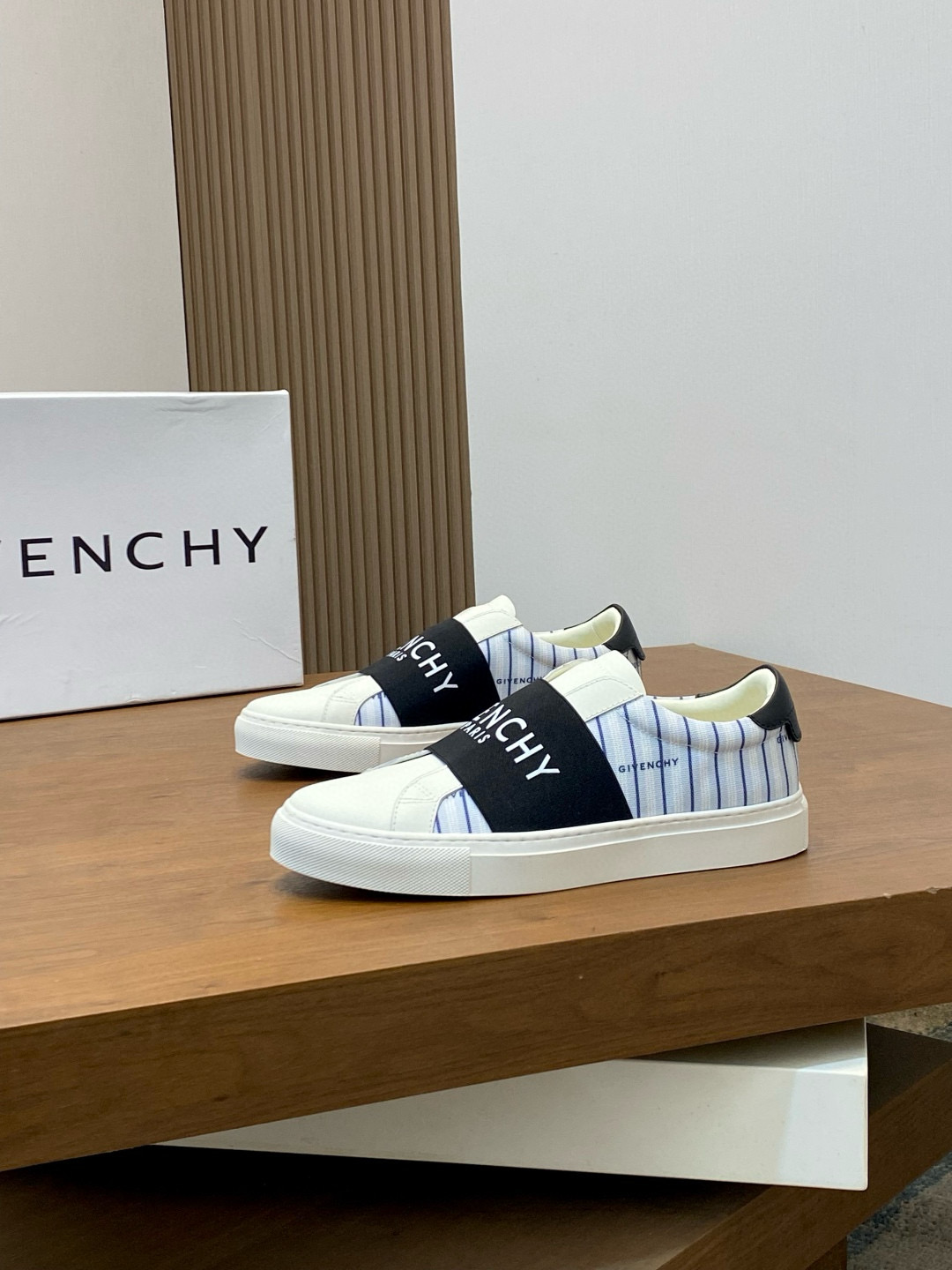 지방시 Givenchy 스니커즈