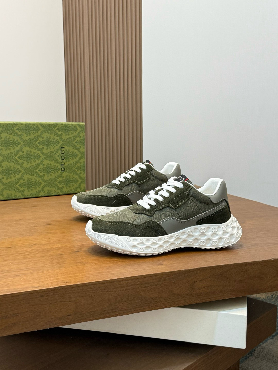 구찌 Gucci 스니커즈