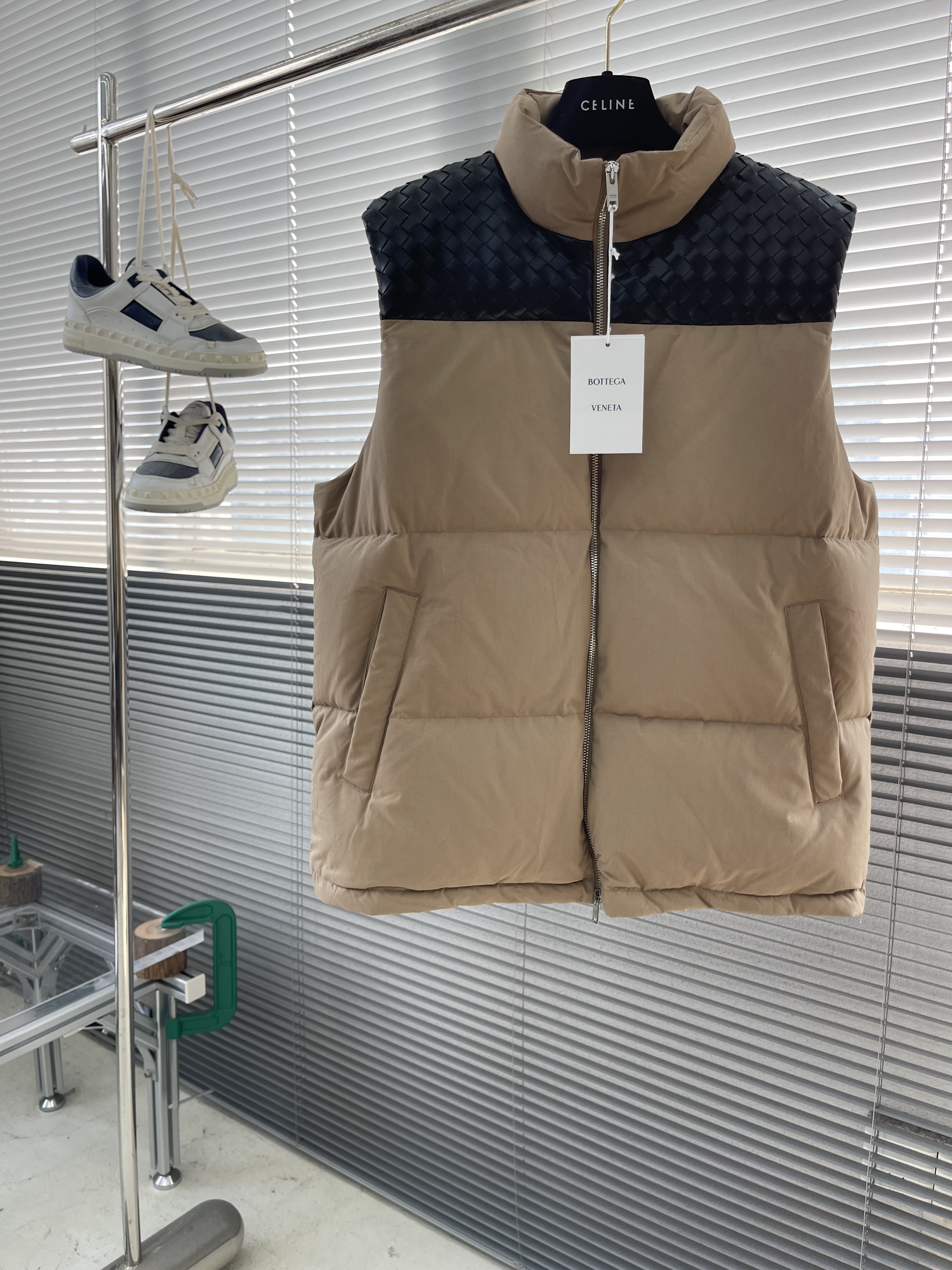 보테가베네타 Bottega Veneta 다운 베스트 조끼