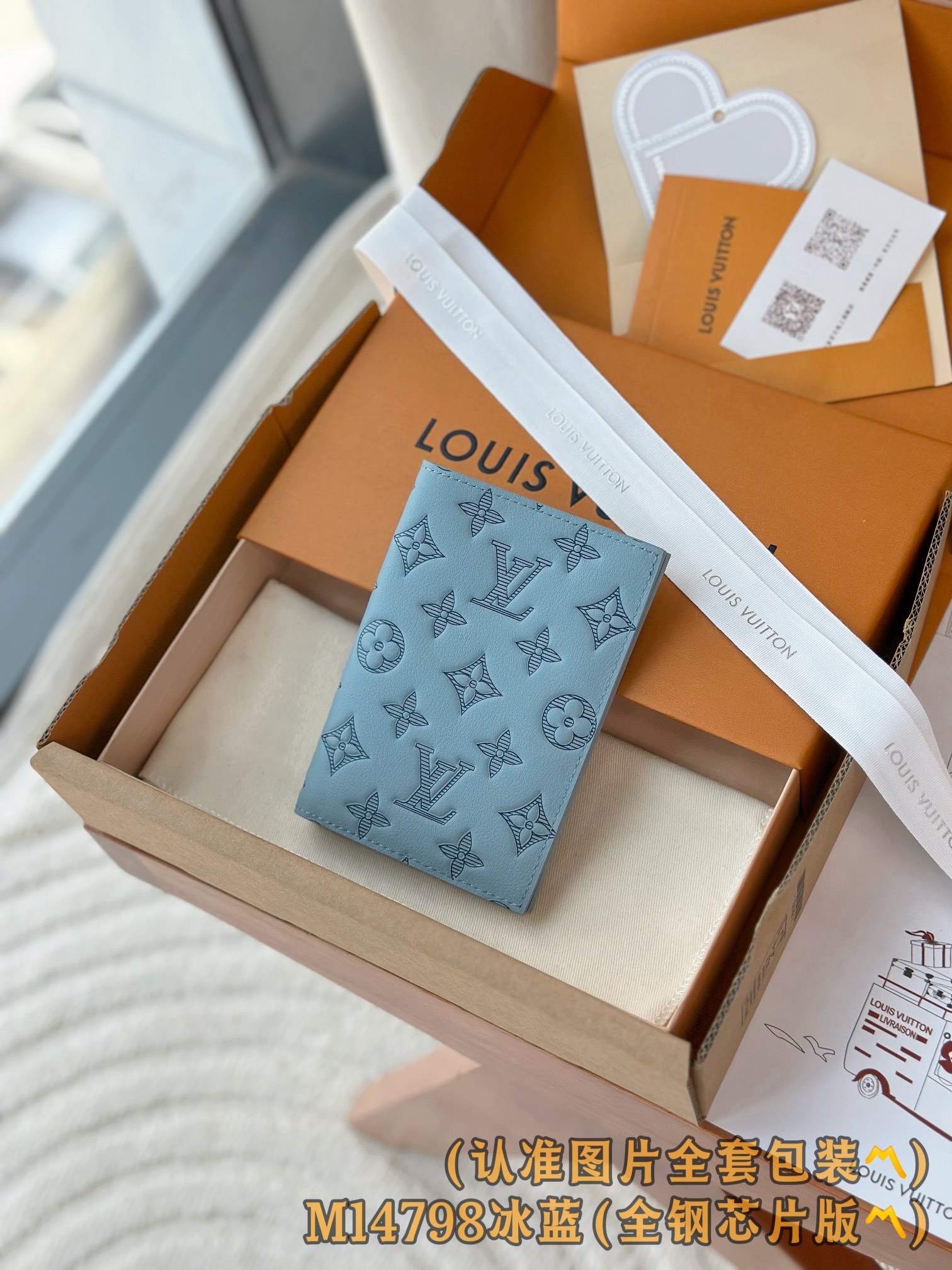 루이비통 Louis Vuitton M14798 passport case