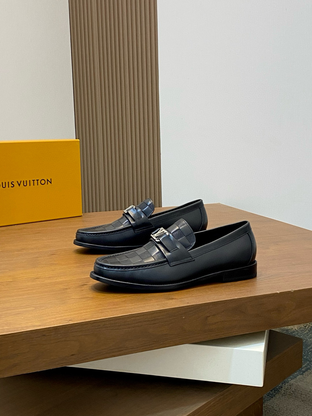 루이비통 Louis Vuitton Glove 로퍼 슈즈