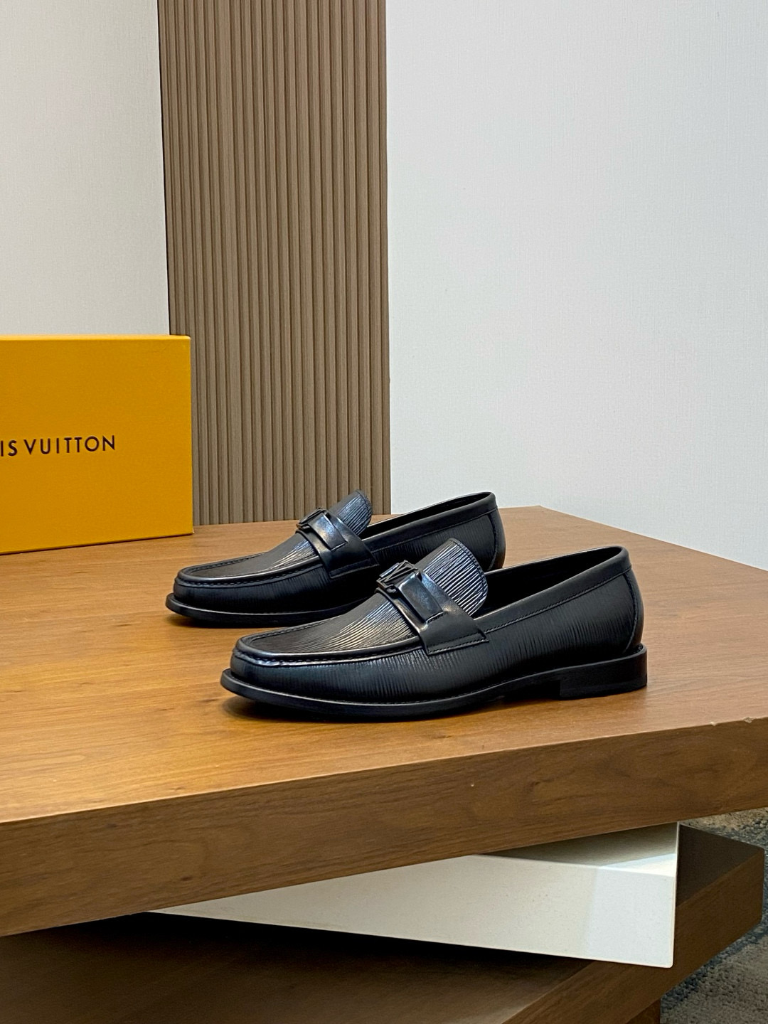 루이비통 Louis Vuitton Glove 로퍼 슈즈
