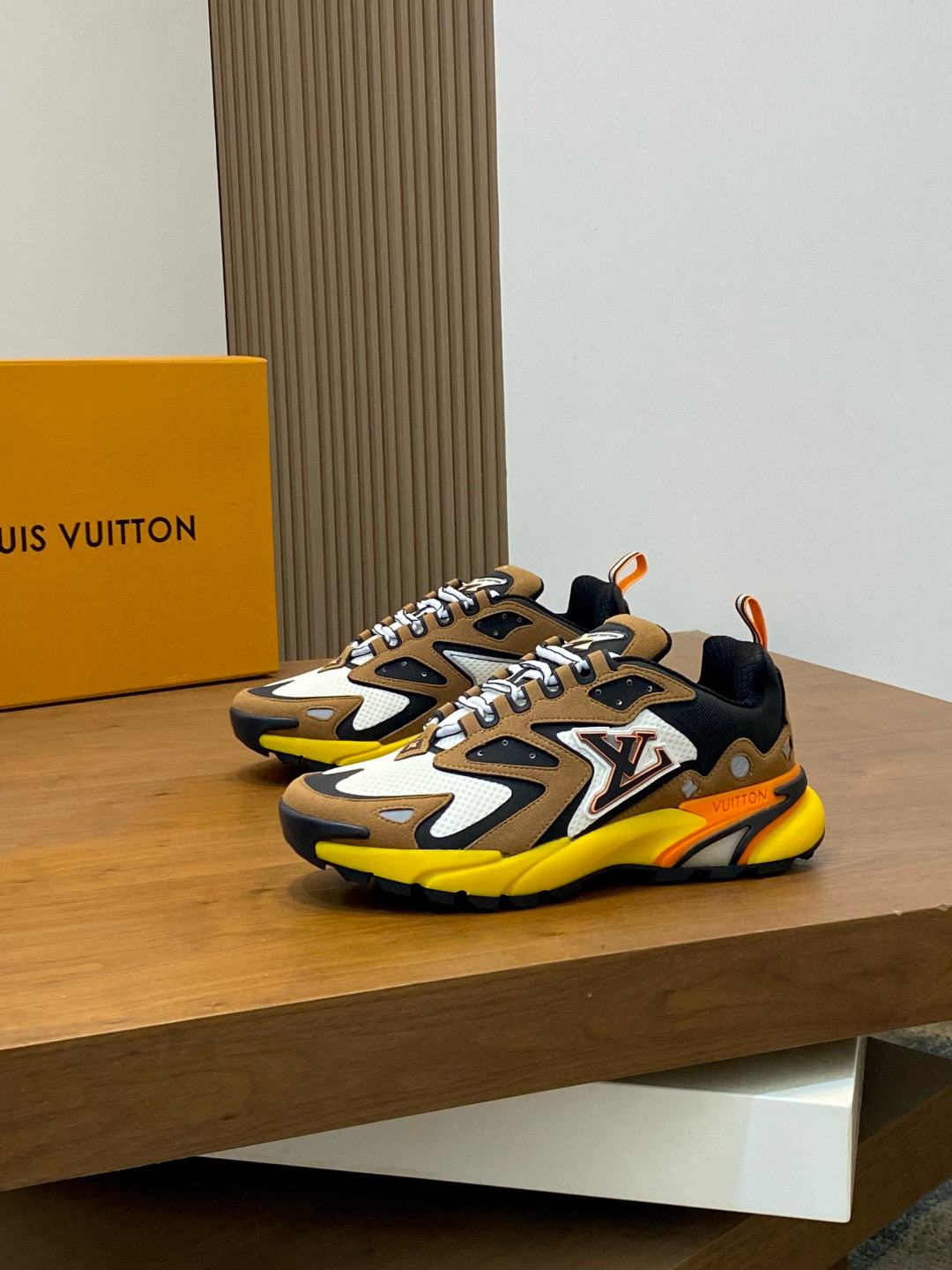 루이비통 Louis Vuitton Discovery 스니커즈