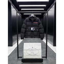 프라다 Prada  다운재킷 143.