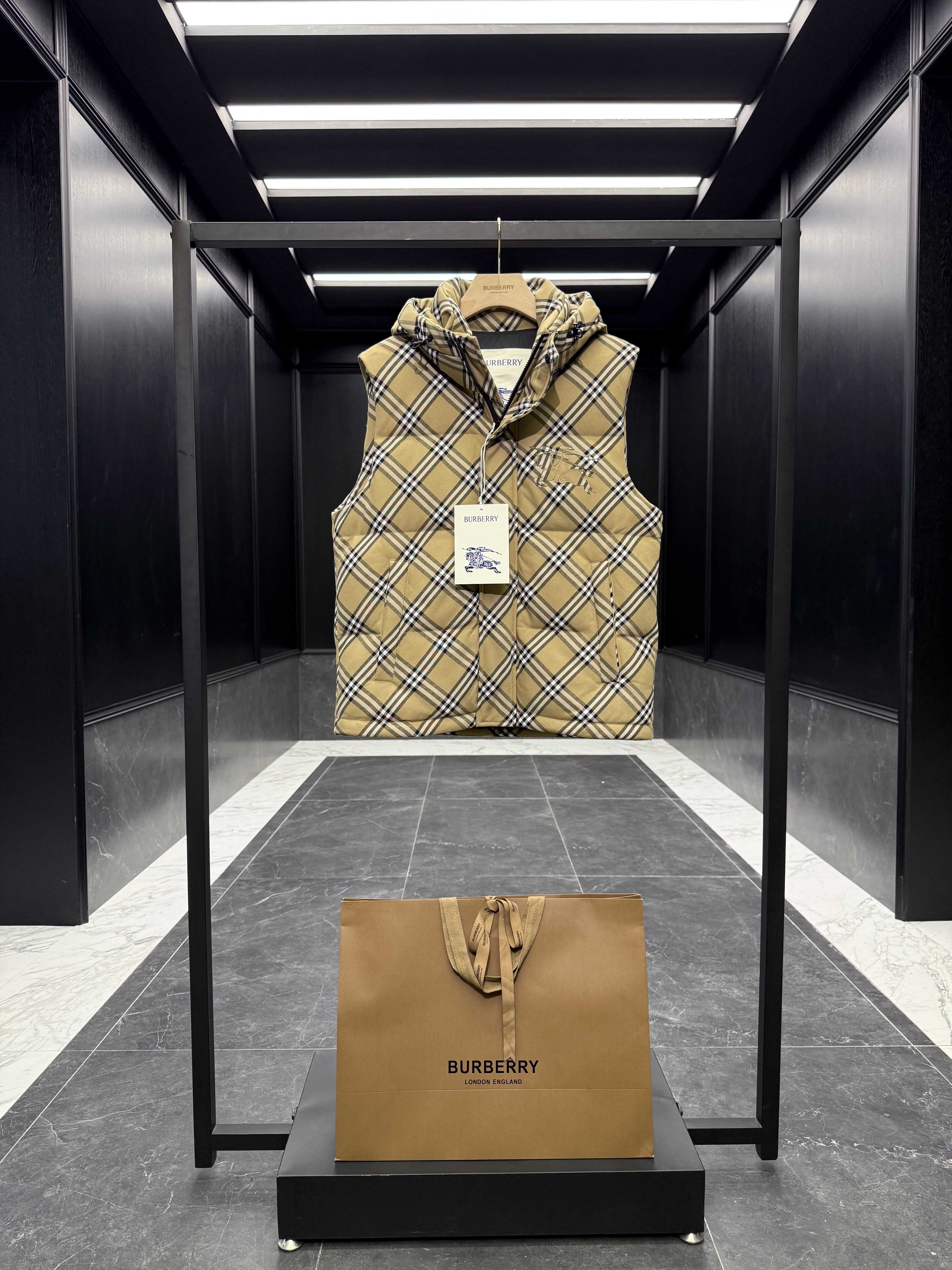 버버리 Burberry  262 다운 베스트 조끼