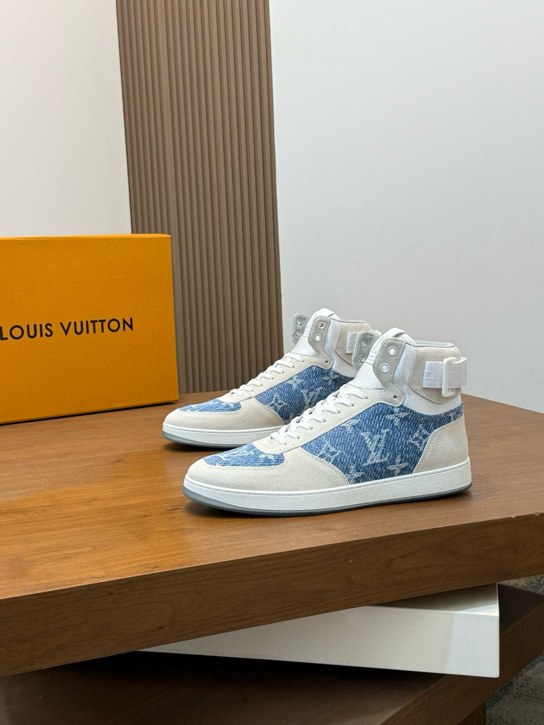 루이비통 Louis Vuitton Rivoli 스니커즈