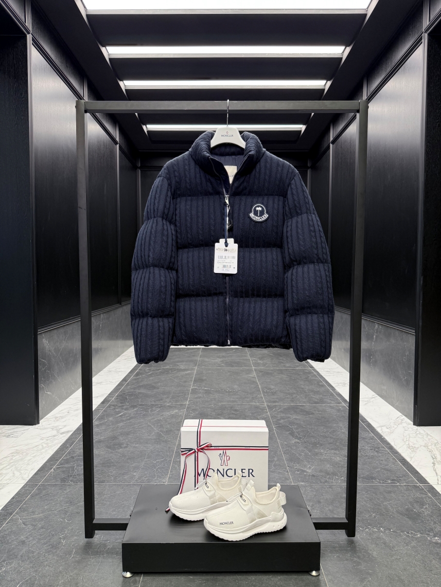 몽클레어 Moncler Austru 다운재킷。