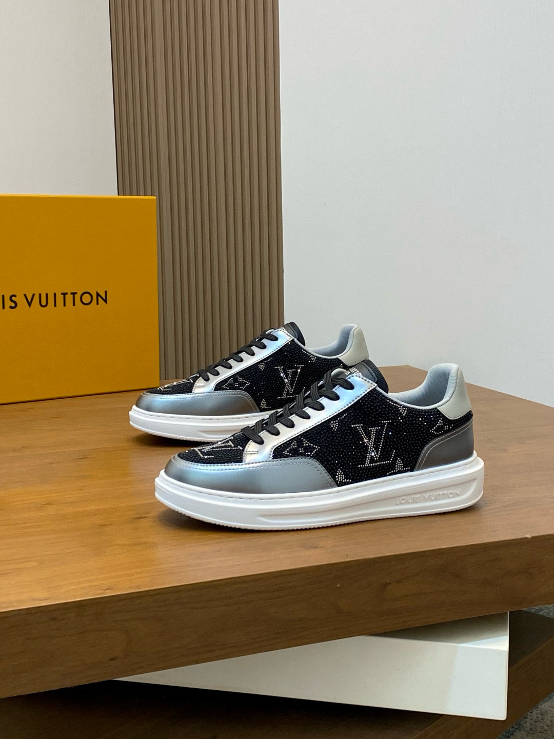 루이비통 Louis Vuitton Trainer 스니커즈