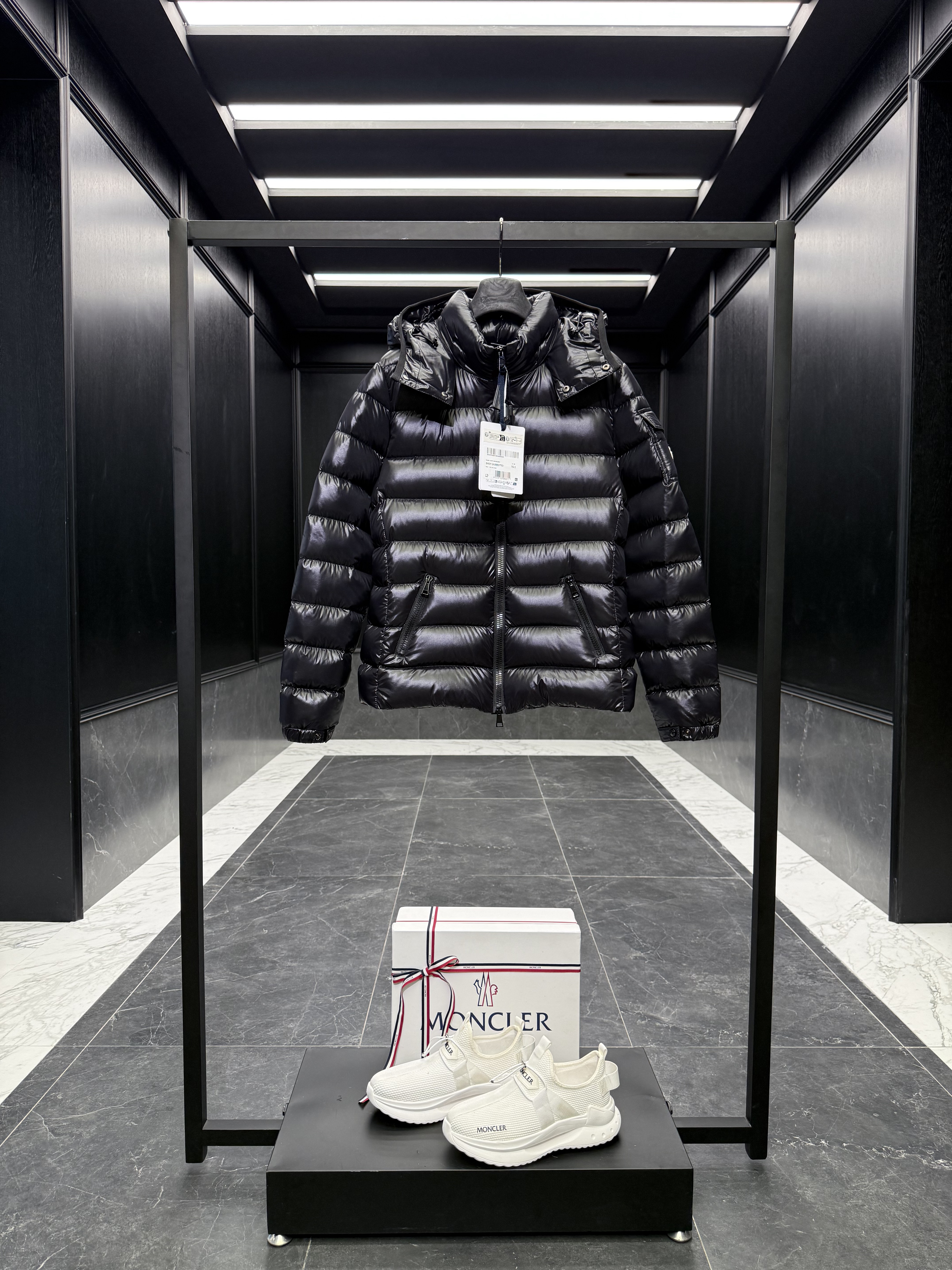 몽클레어 Moncler Bady 다운재킷.