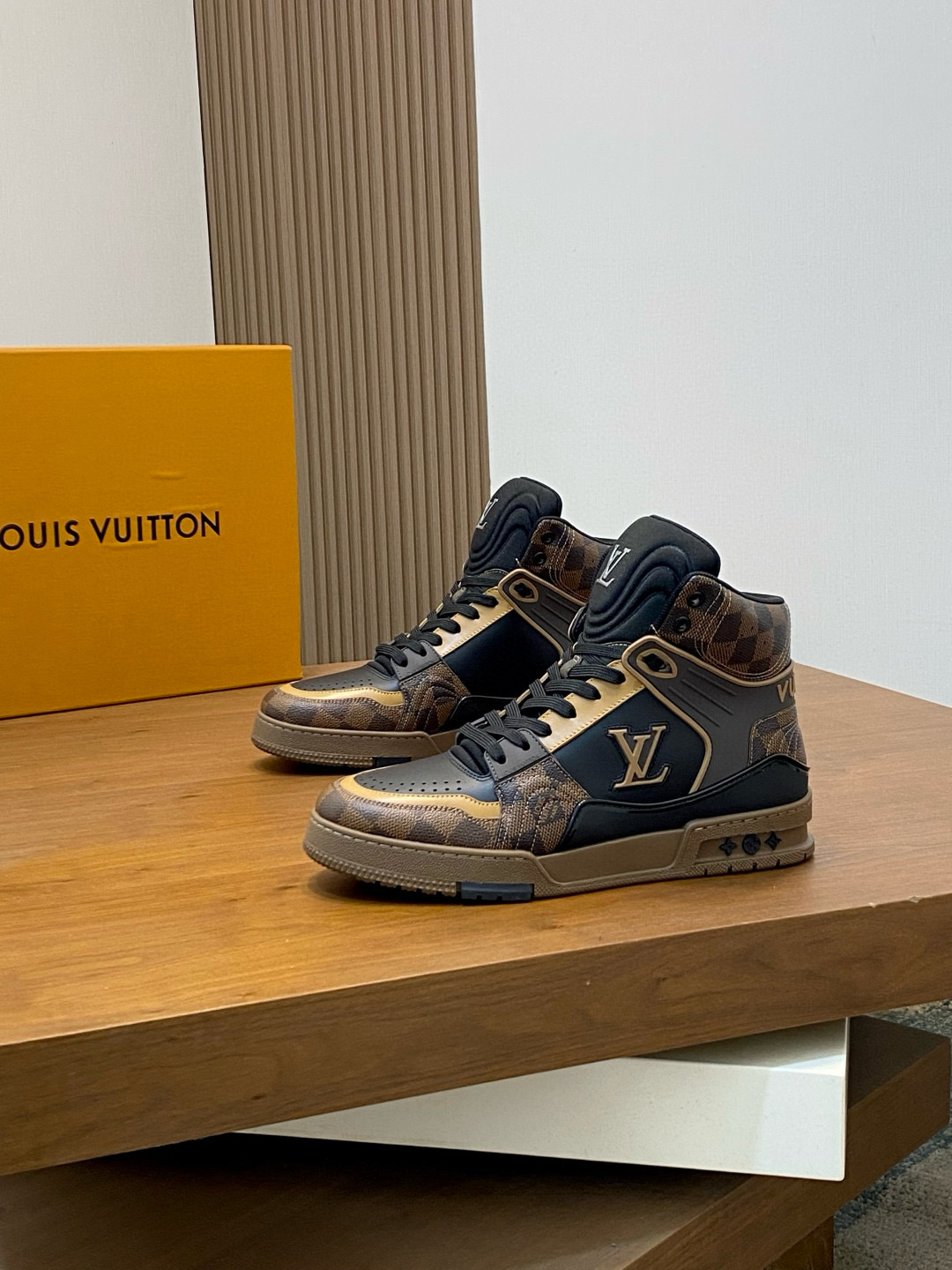 루이비통 Louis Vuitton 스니커즈