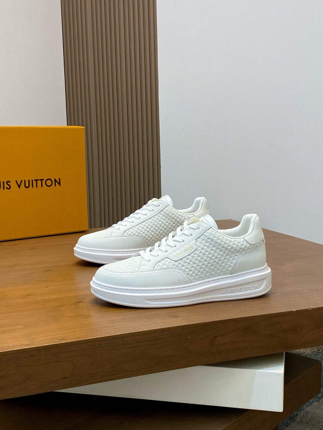 루이비통 Louis Vuitton 스니커즈