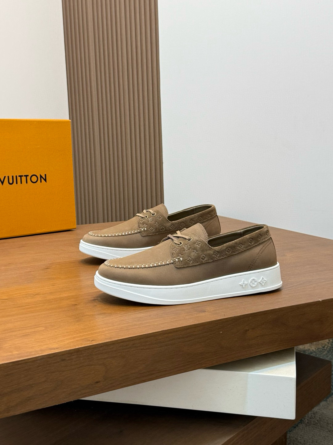 루이비통 Louis Vuitton 스니커즈