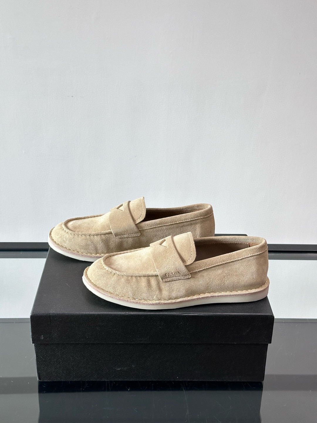 프라다 Prada  로퍼 슈즈