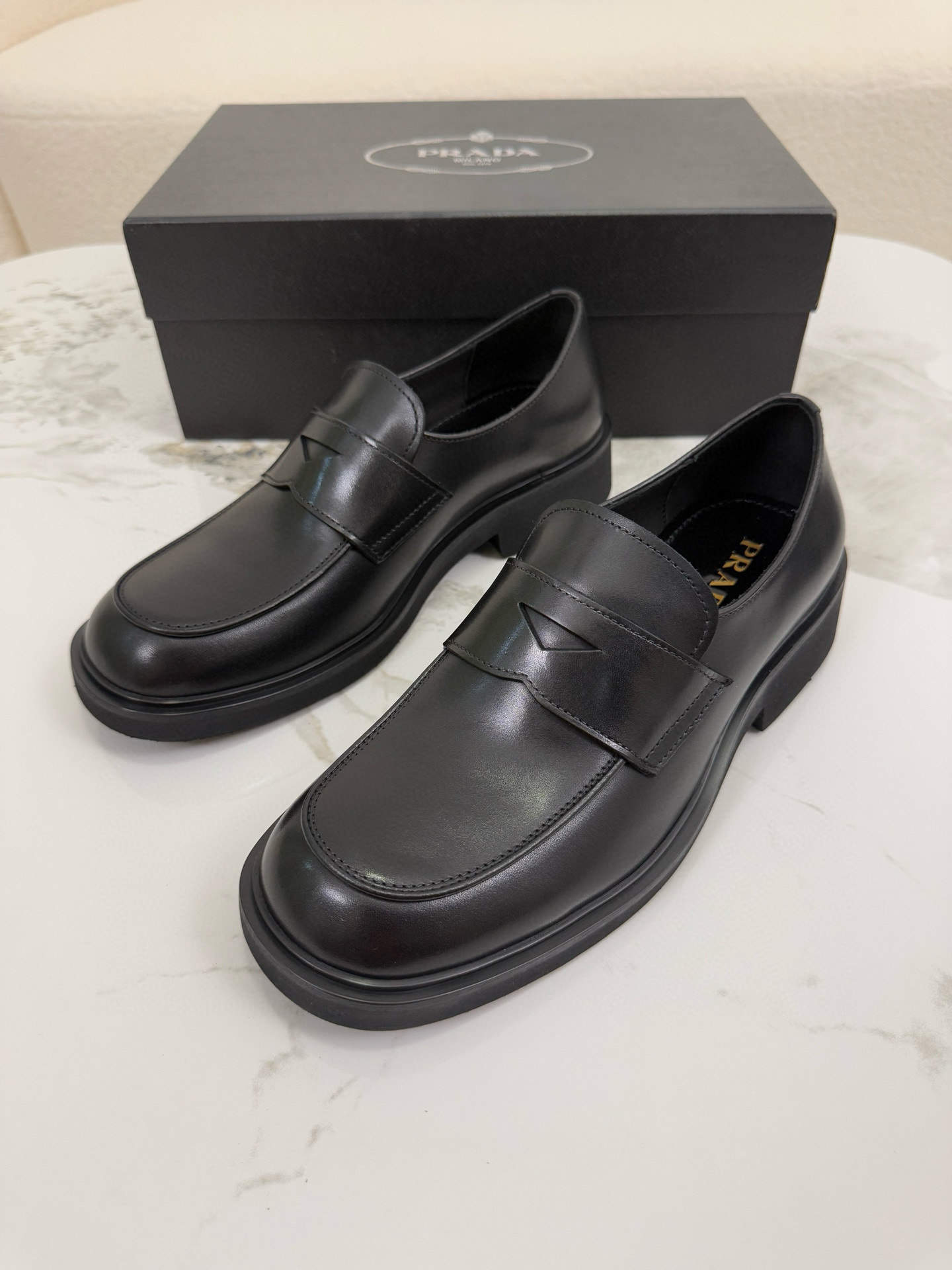 프라다 Prada 로퍼 슈즈