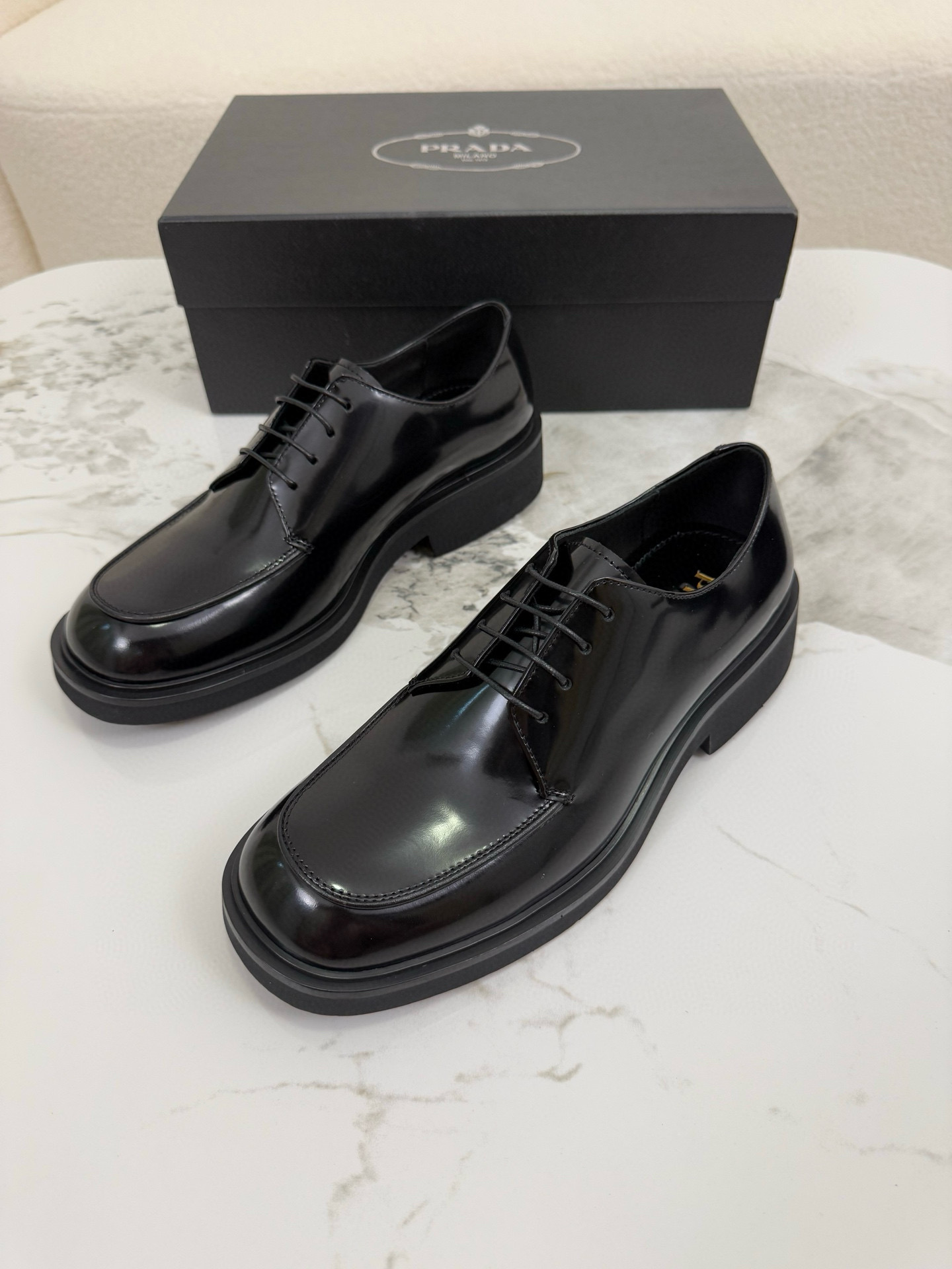 프라다 Prada 로퍼 슈즈