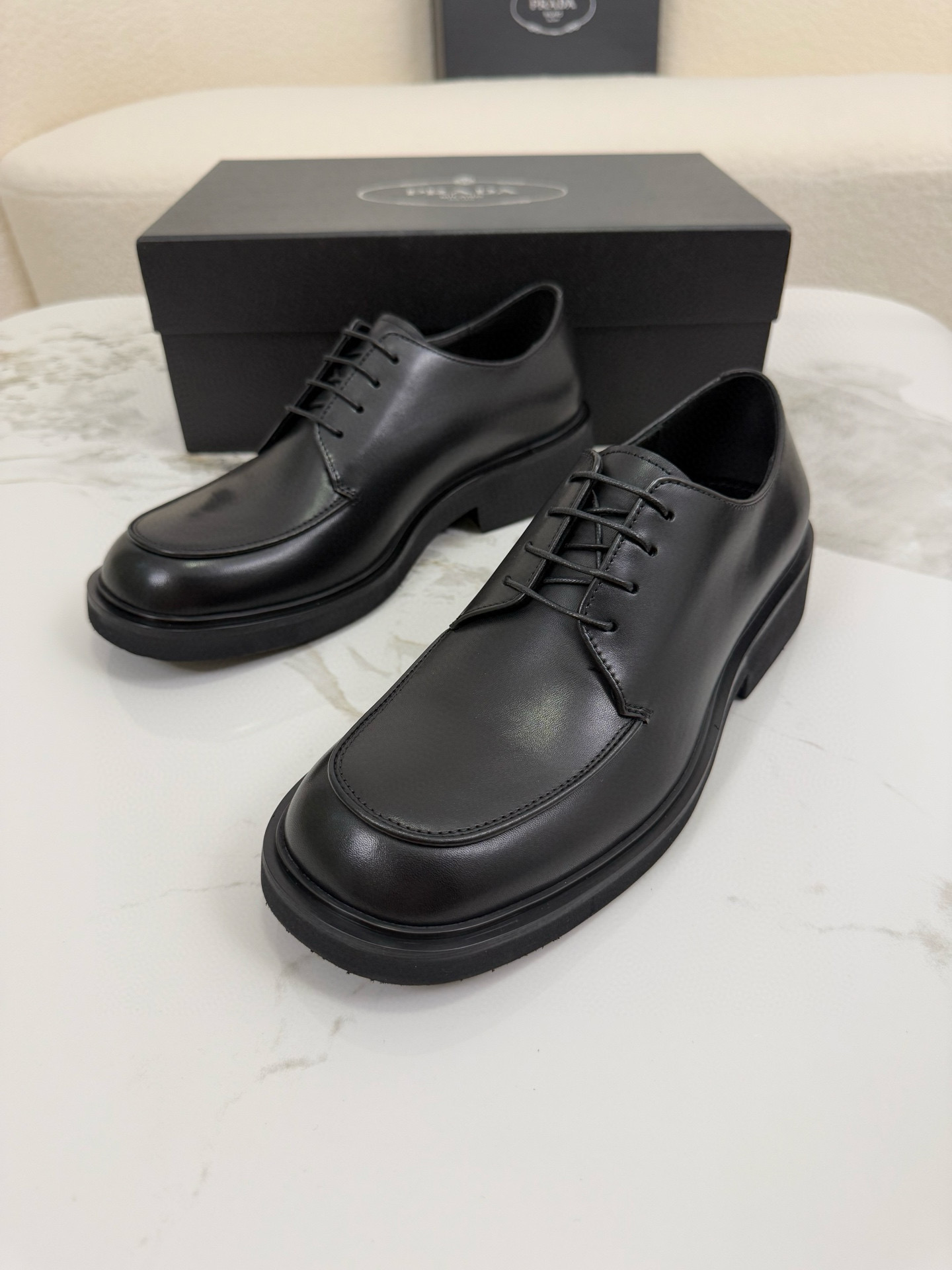 프라다 Prada 로퍼 슈즈