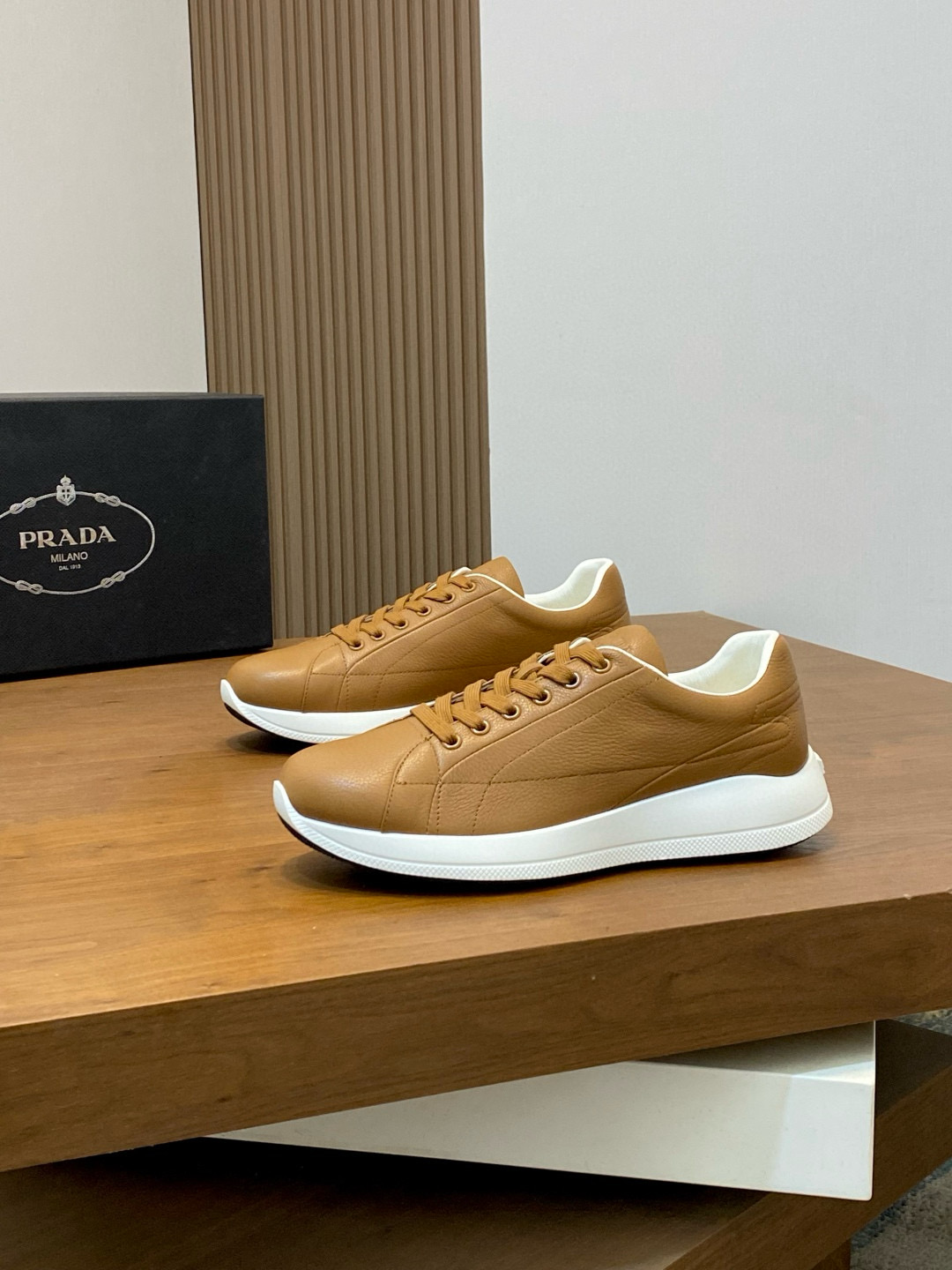 프라다 Prada 스니커즈