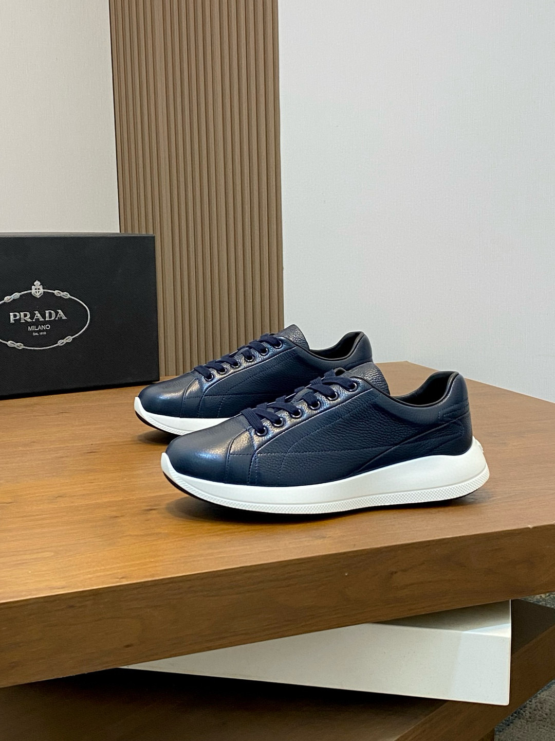 프라다 Prada 스니커즈