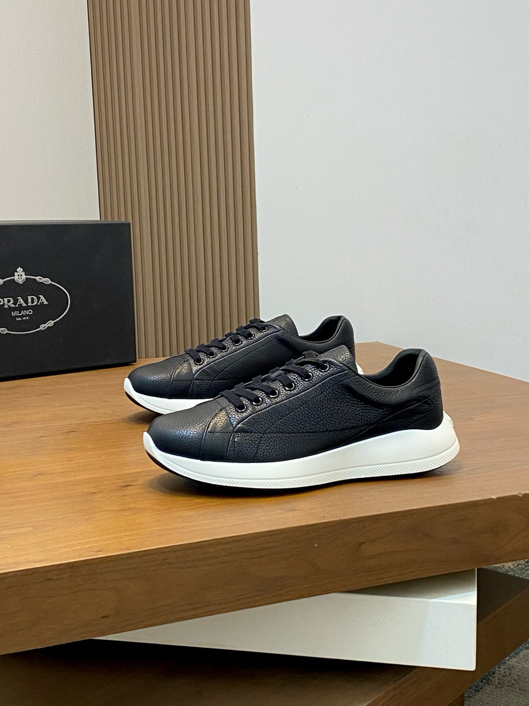 프라다 Prada 스니커즈