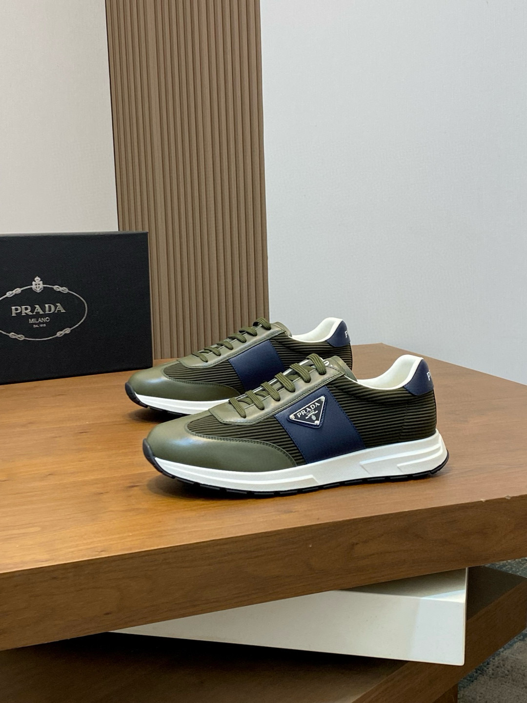 프라다 Prada 스니커즈