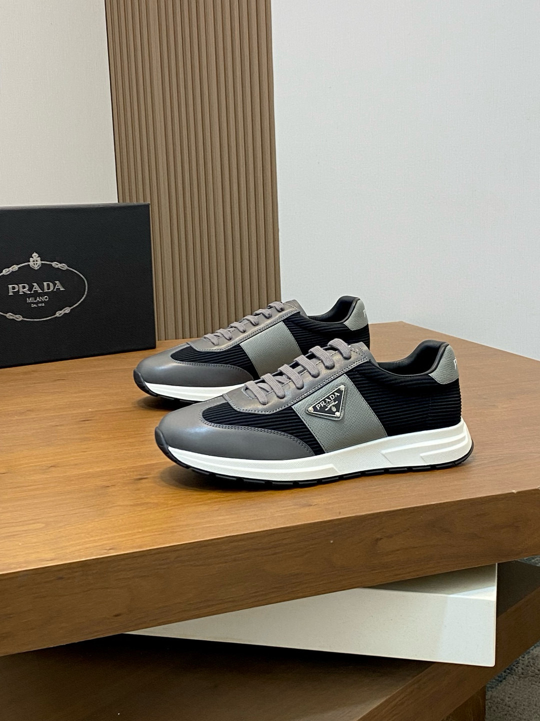 프라다 Prada 스니커즈