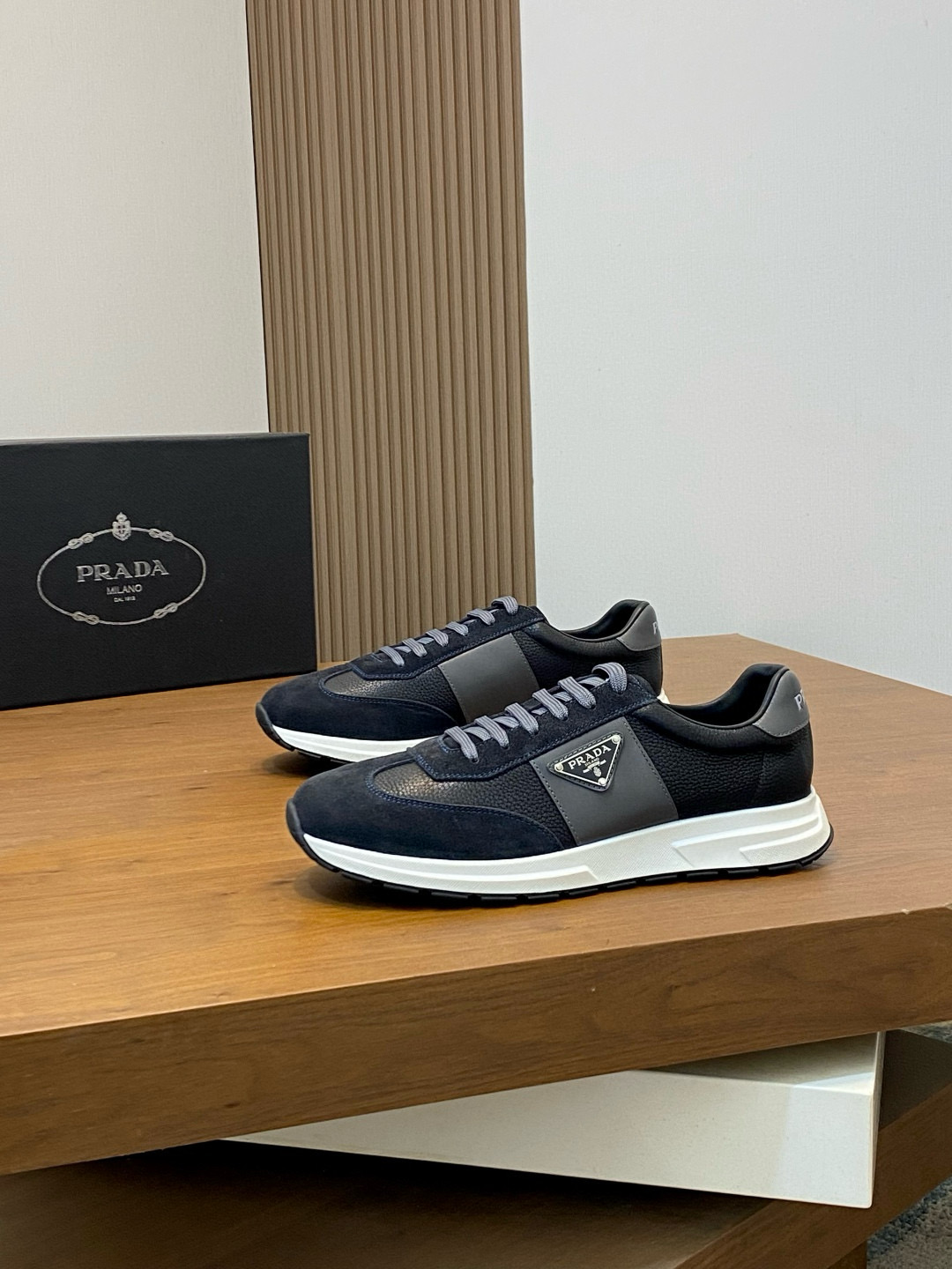 프라다 Prada 스니커즈