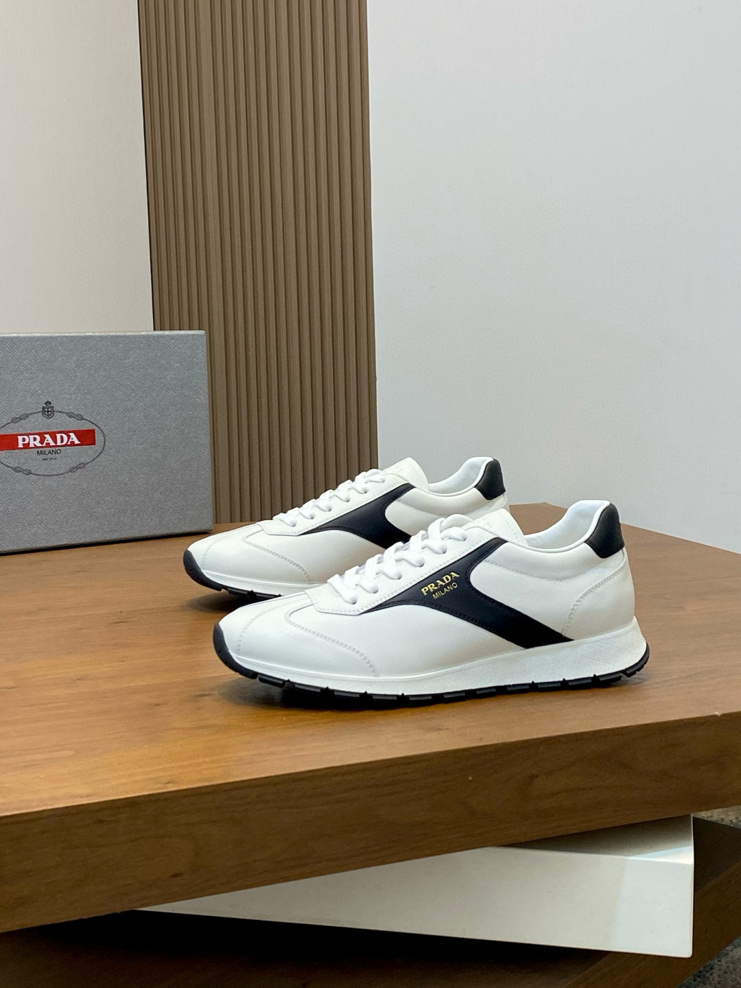 프라다 Prada 스니커즈