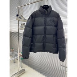 프라다 Prada 다운재킷.