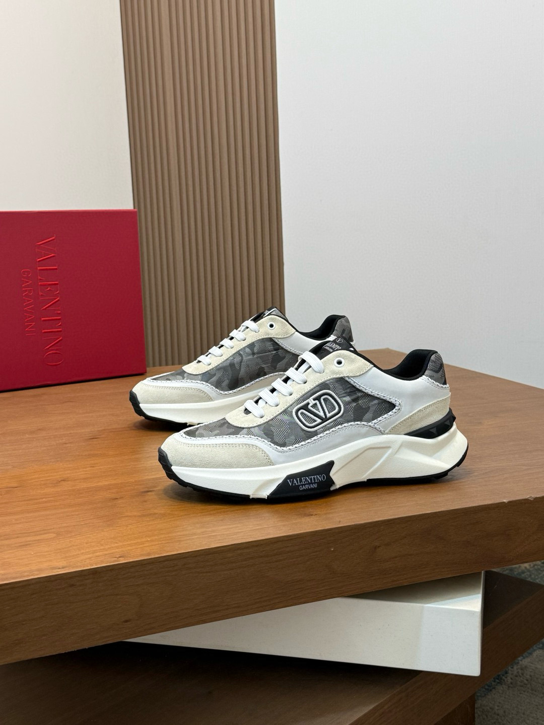 발렌티노 Valentino One Stud  스니커즈