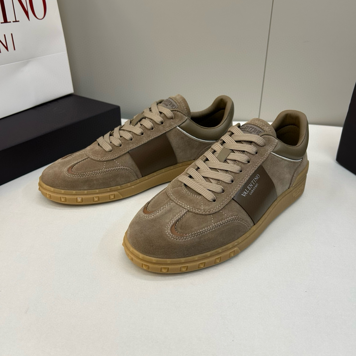 발렌티노 Valentino 스니커즈