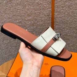 에르메스 Hermes 183 Giulia sandal Calfskin&10 Craie and Nude Pink
