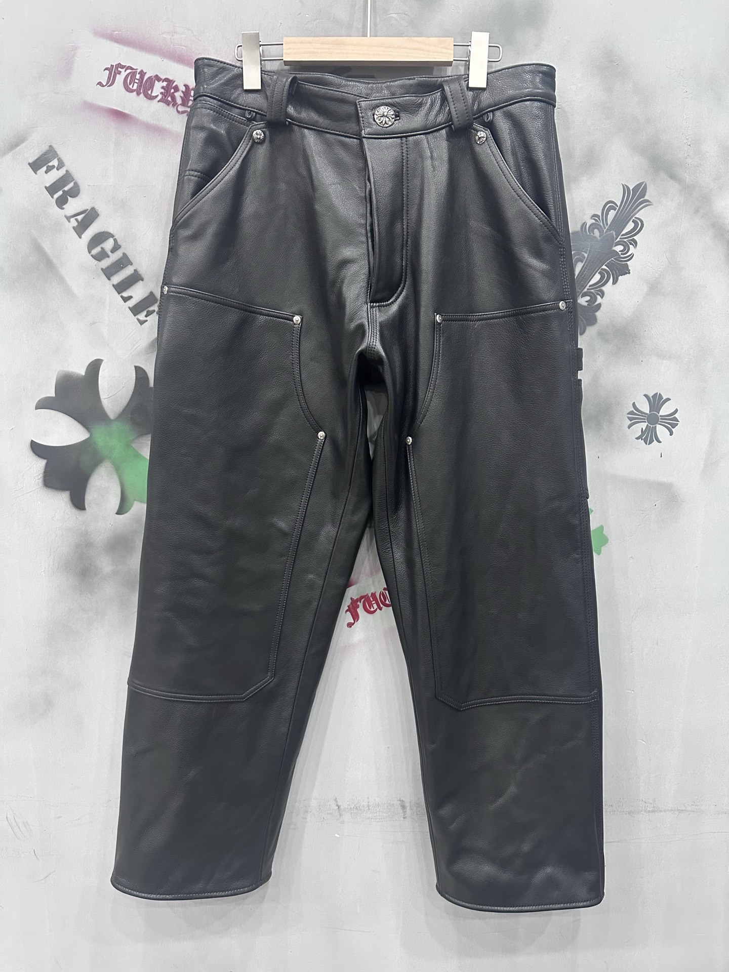 크롬하츠 Chrome Hearts 레더 바지