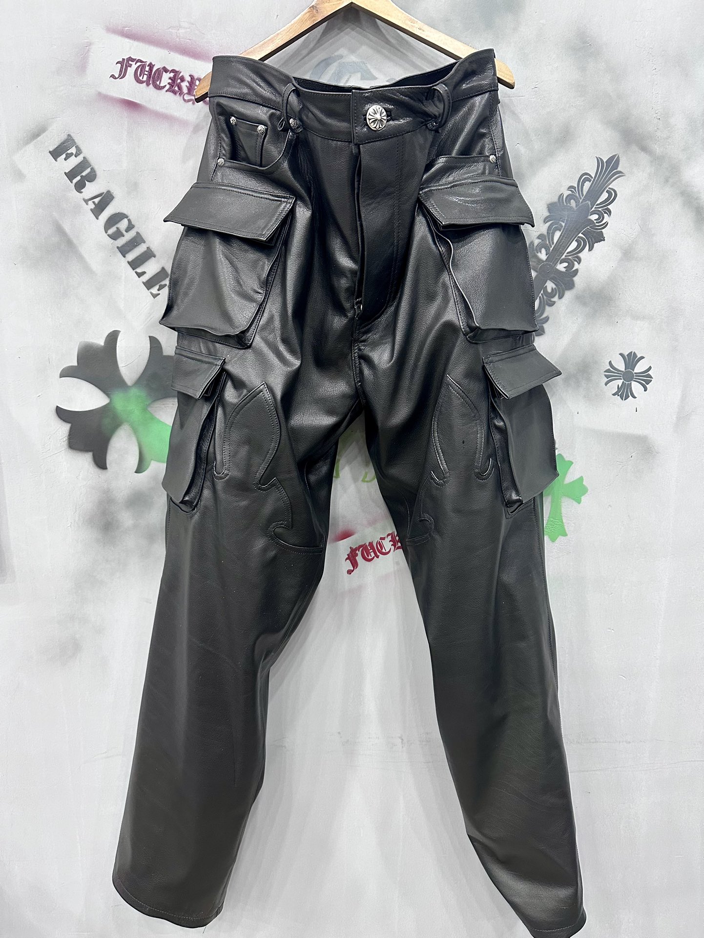 크롬하츠 Chrome Hearts 레더 바지