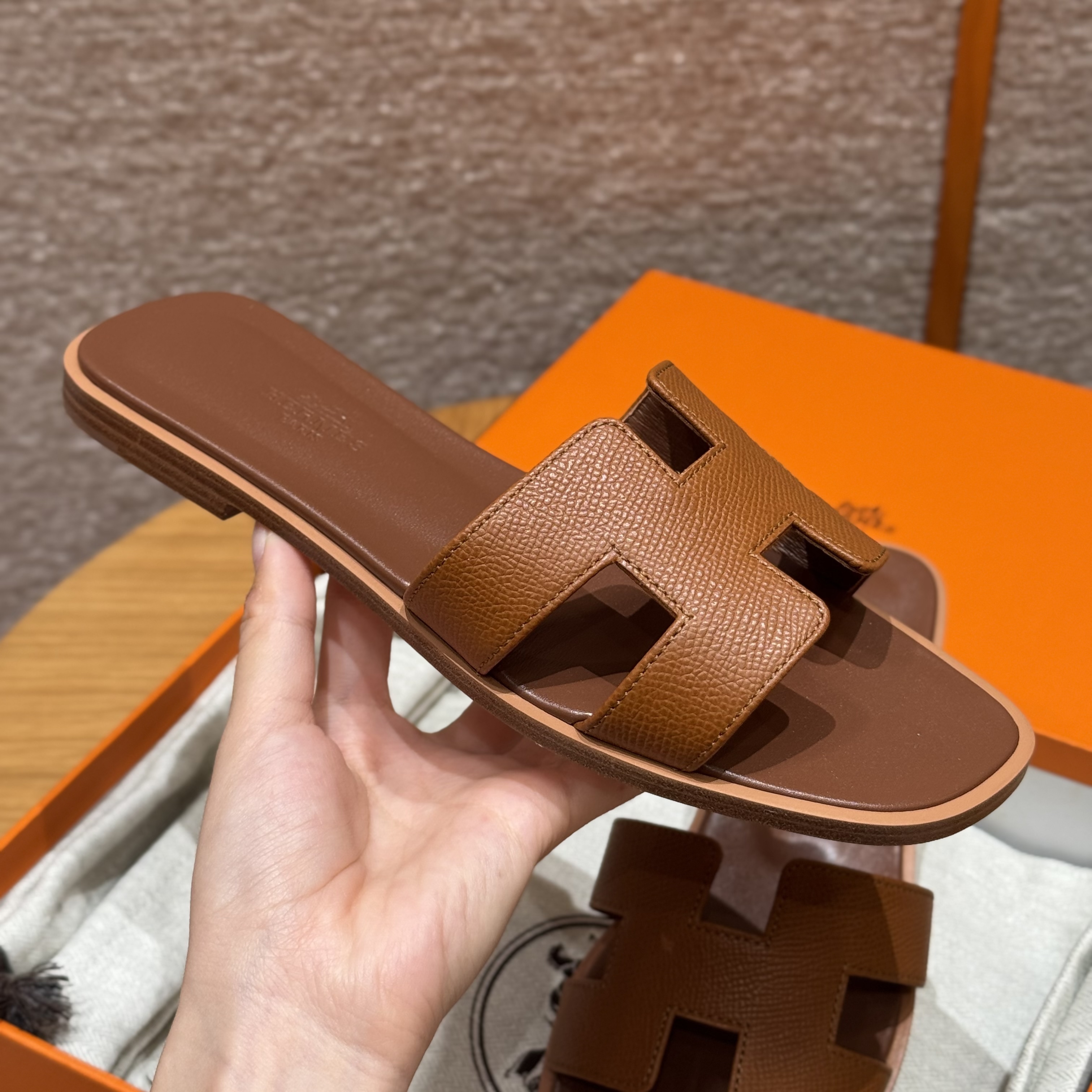 에르메스 Hermes 181 Oran sandal Epsom&37 Gold