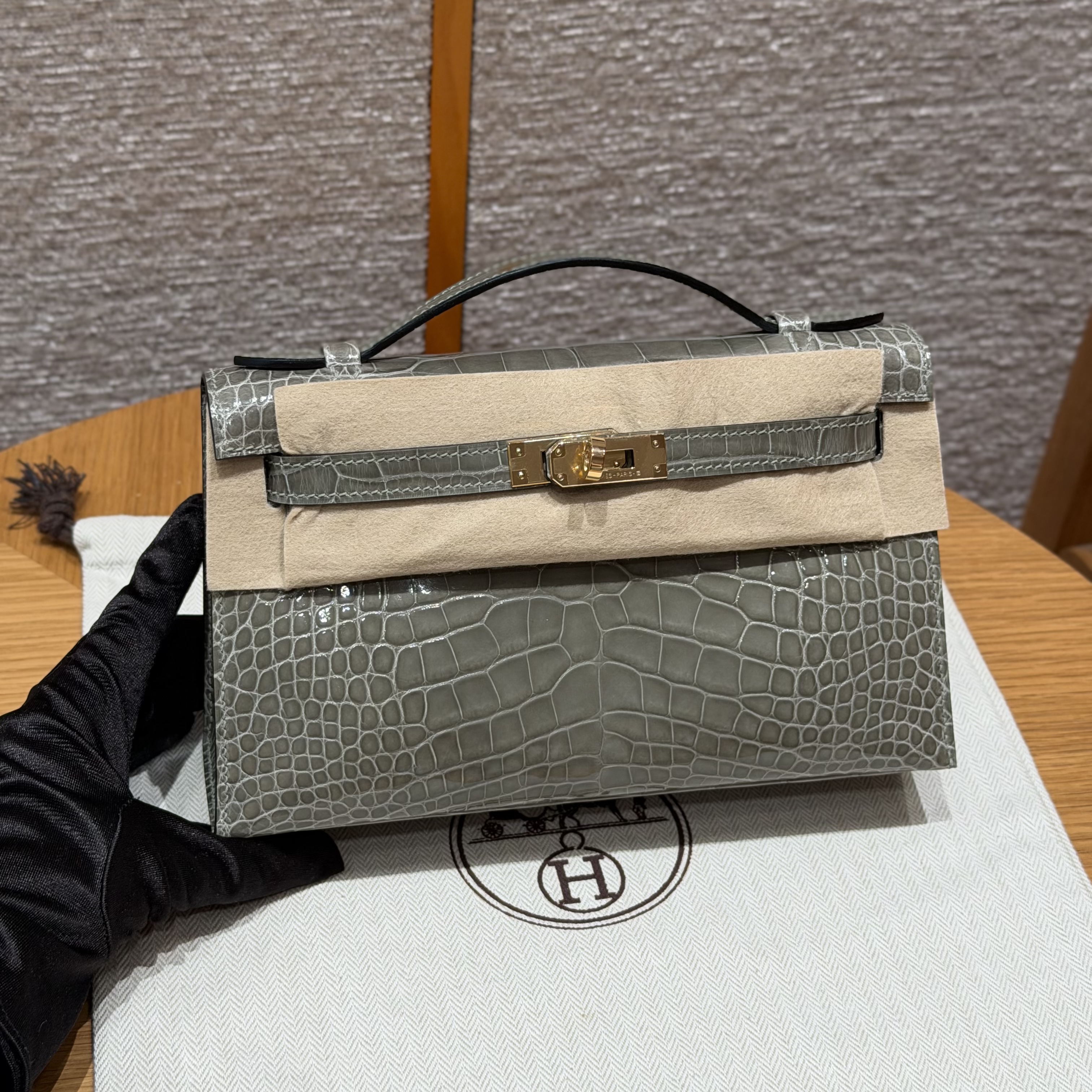 에르메스 Hermes Kelly Pochette 22cm Alligator 81 Girs tourterlle/gold