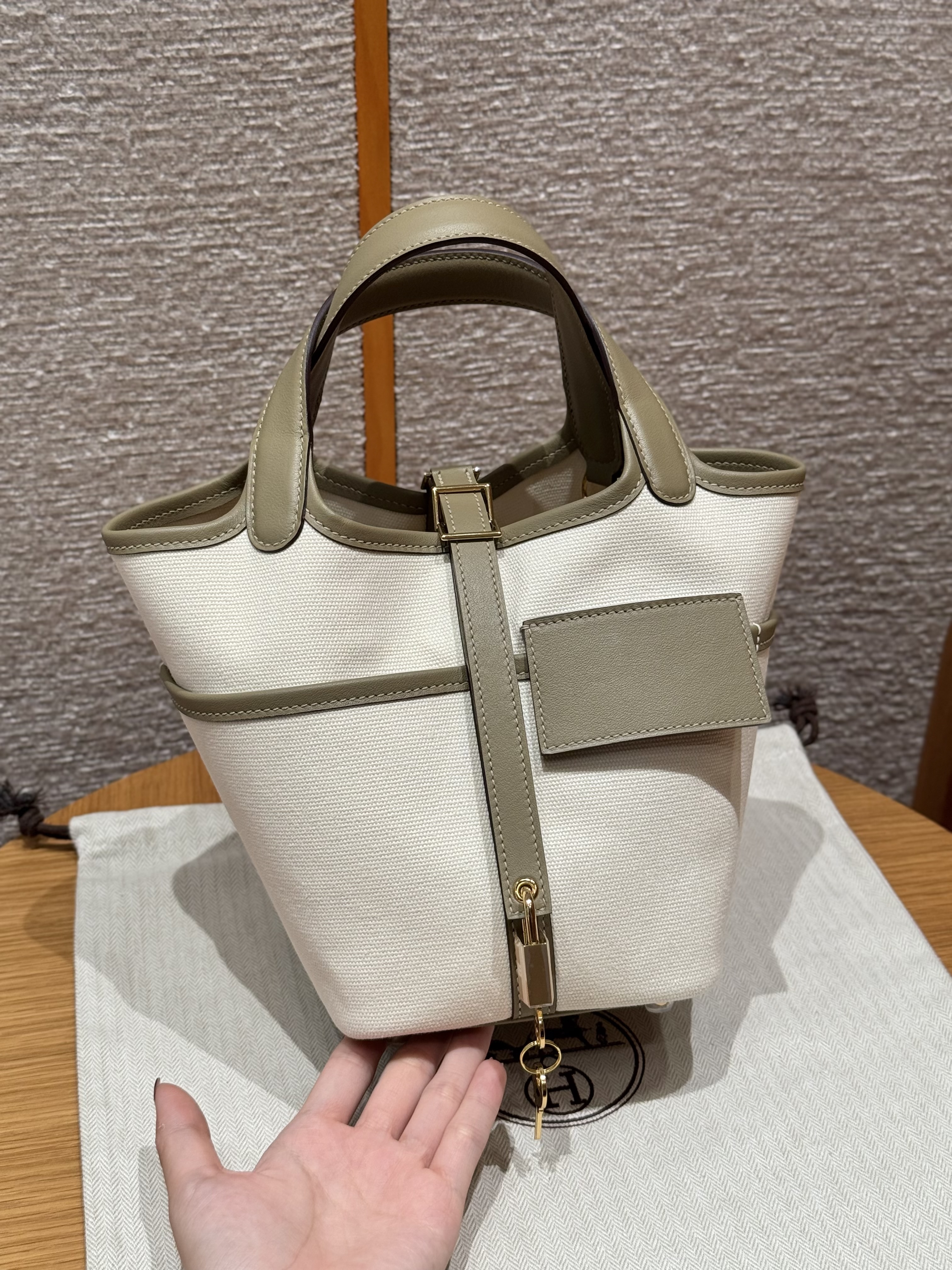 에르메스 Hermes Picotin Cargo 18cm Swift and Canvas ecru and Beige Marfa/gold