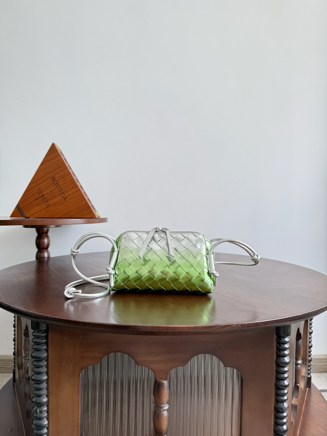 보테가 베네타 Bottega Veneta 794258 Intrecciato Concert Pouch 18.5CM