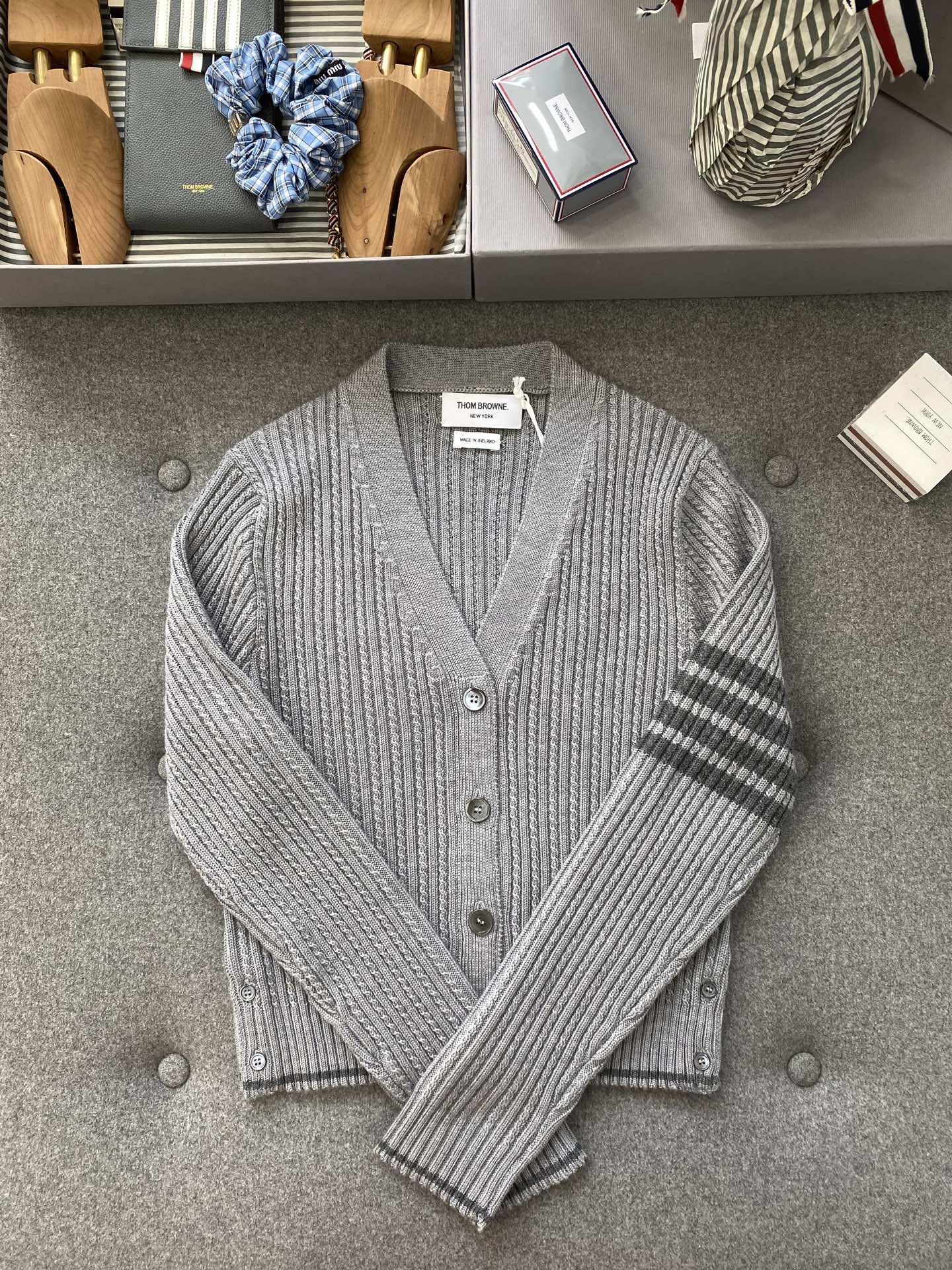 톰브라운 Thom Browne 가디건