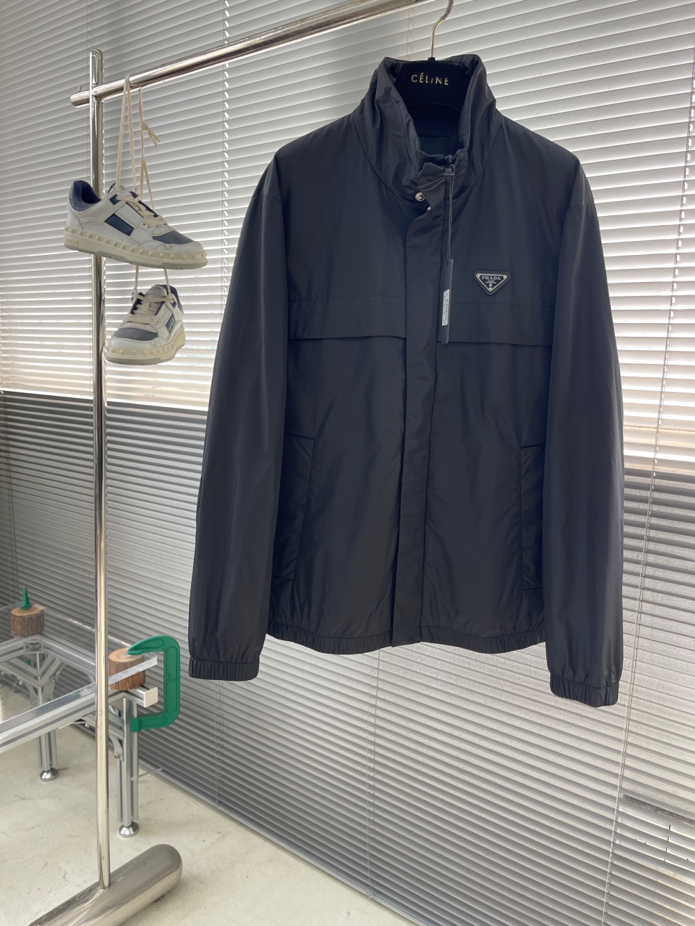 프라다 Prada 패딩。