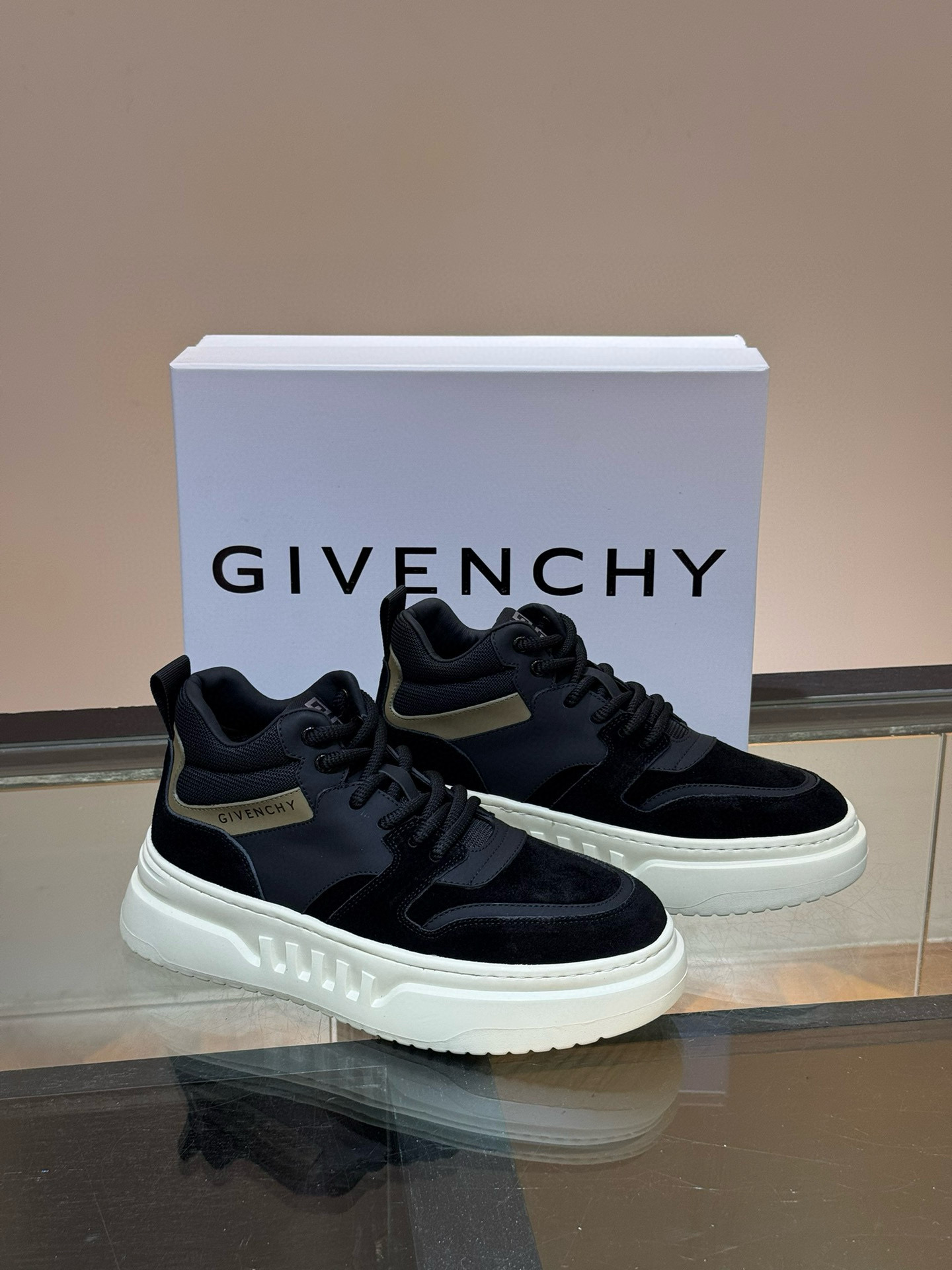 지방시 Givenchy 스니커즈