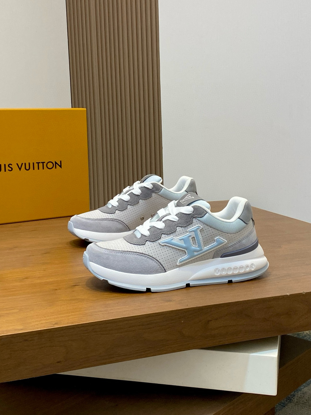 루이비통 Louis Vuitton Trainer 스니커즈