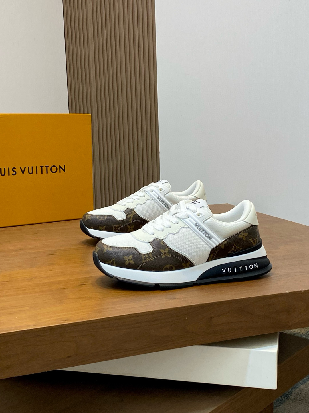 루이비통 Louis Vuitton Trainer 스니커즈