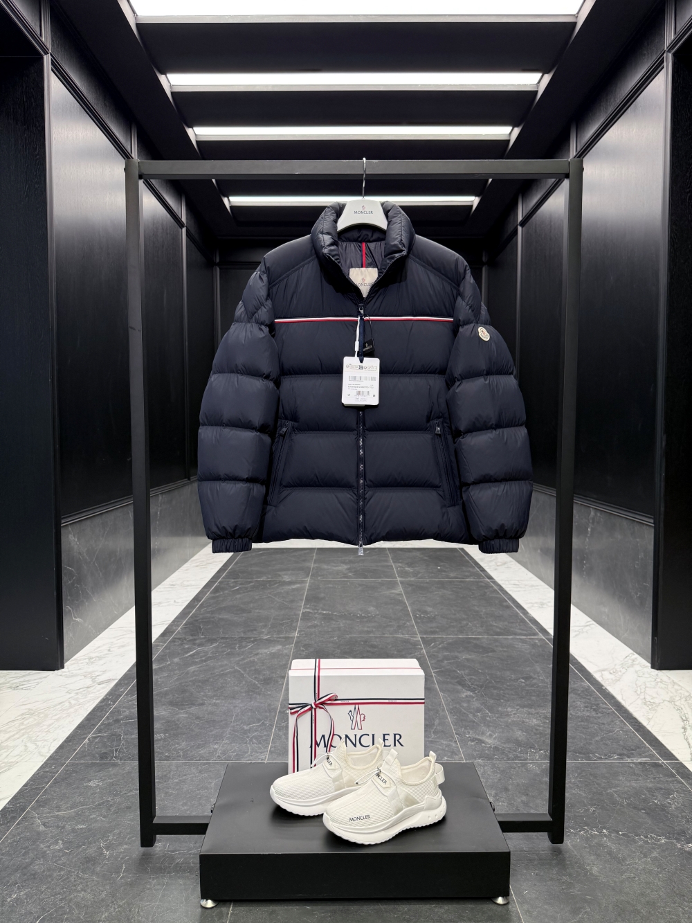 몽클레어 Moncler Bouvaque 다운재킷。