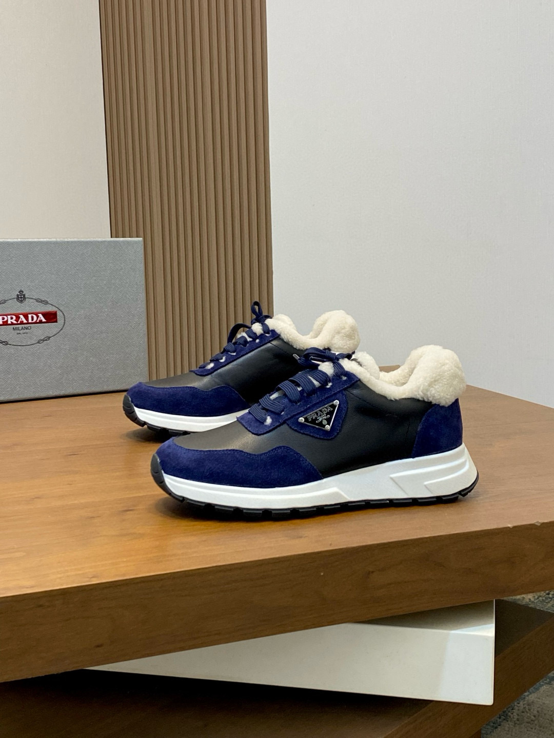 프라다 Prada 스니커즈