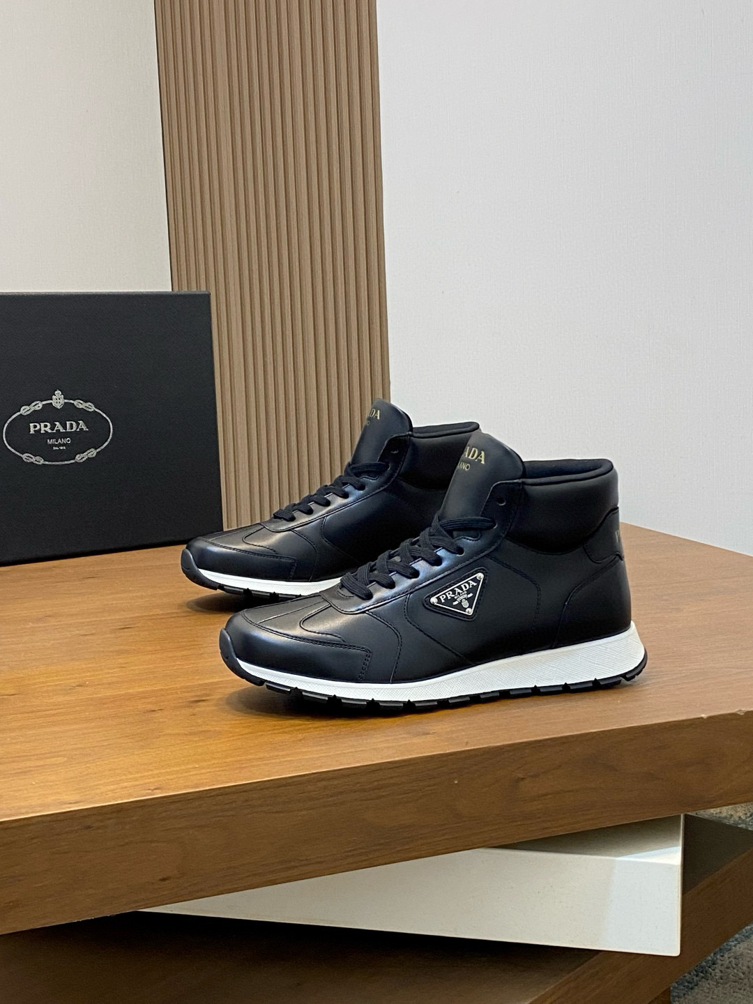 프라다 Prada 스니커즈