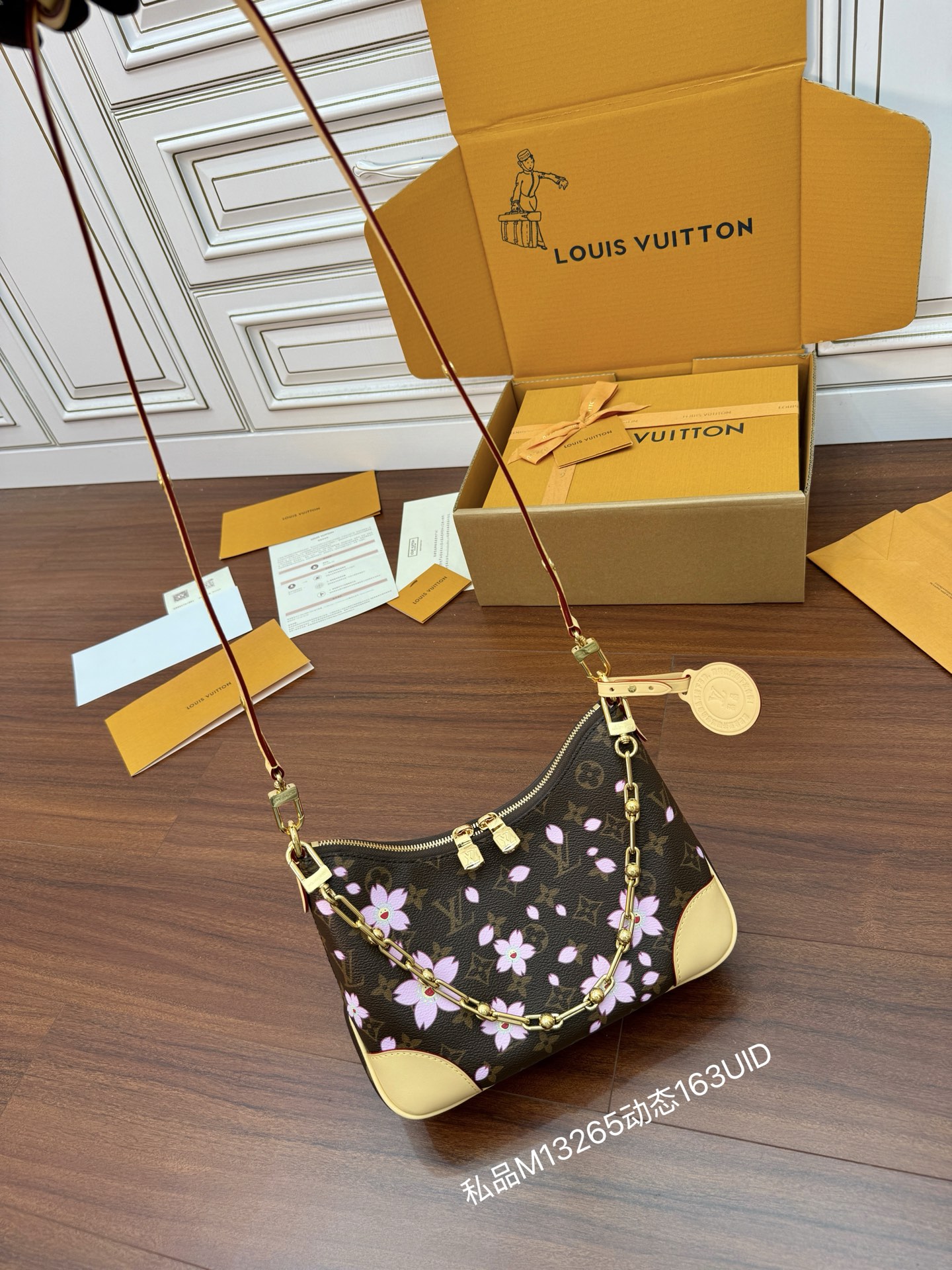 루이비통 Louis Vuitton x Murakami M13265 Takashi Boulogne Sakura Brown 29cm