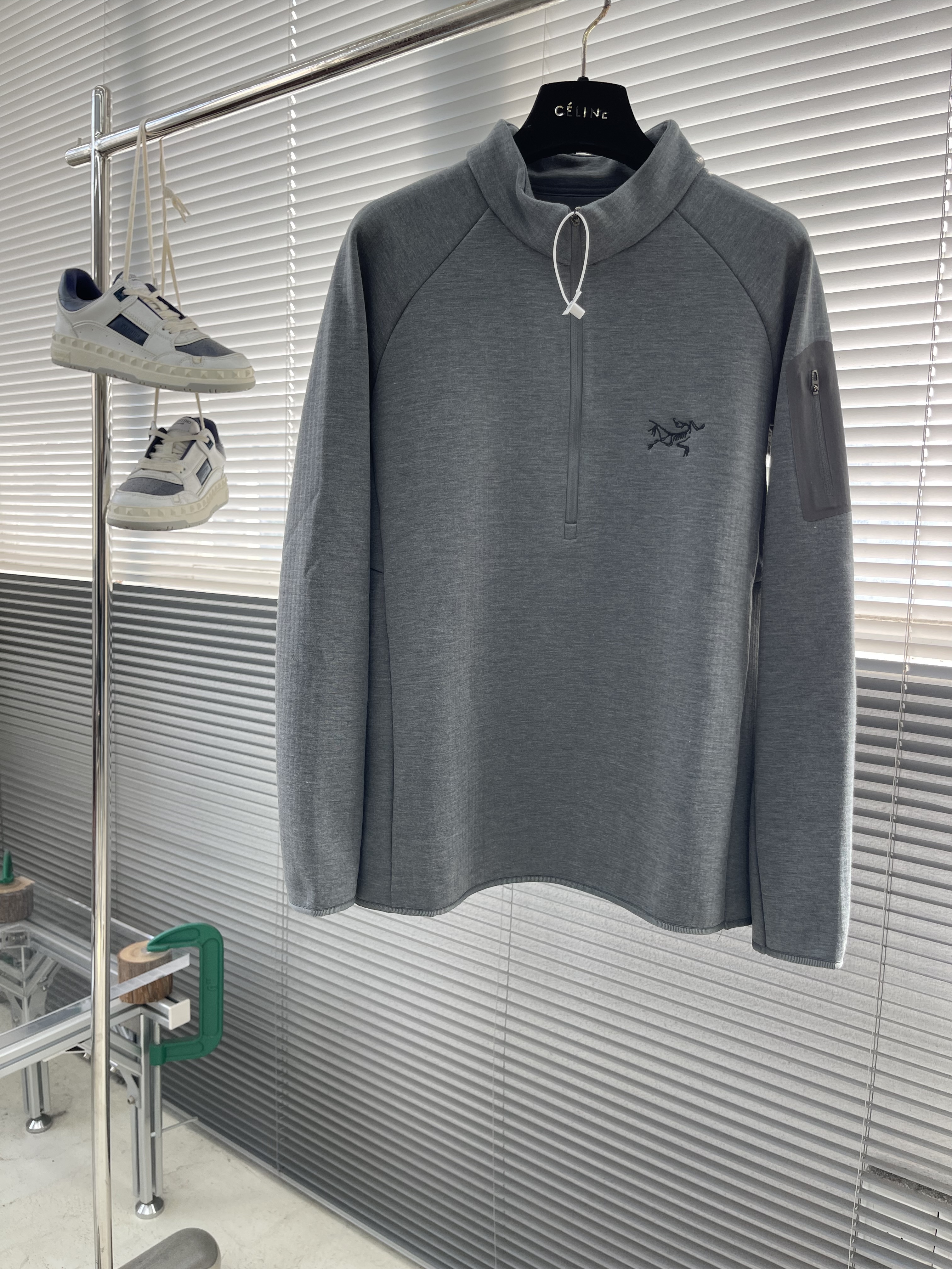 아크테릭스 ARC'TERYX 맨투맨 집업