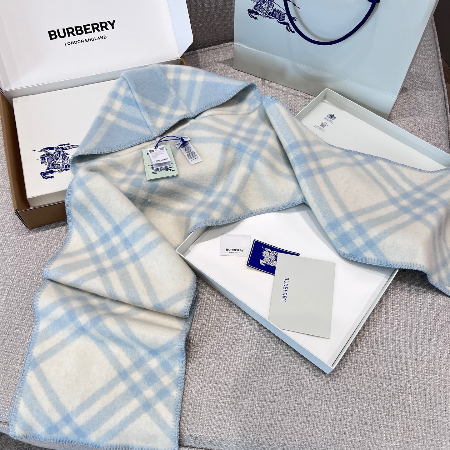 버버리 Burberry 캐시미어 케이프 195×30CM